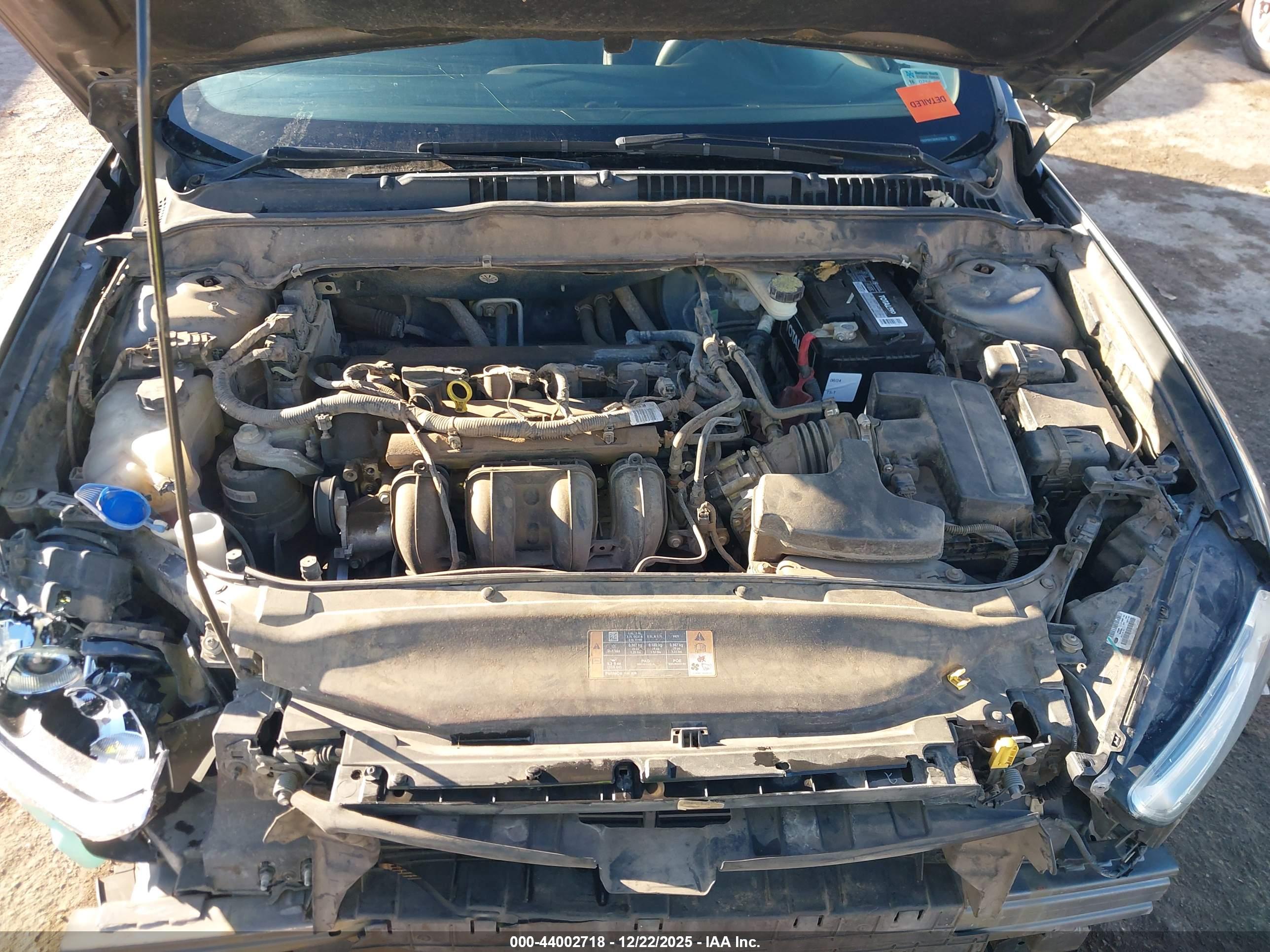 FORD FUSION image 10