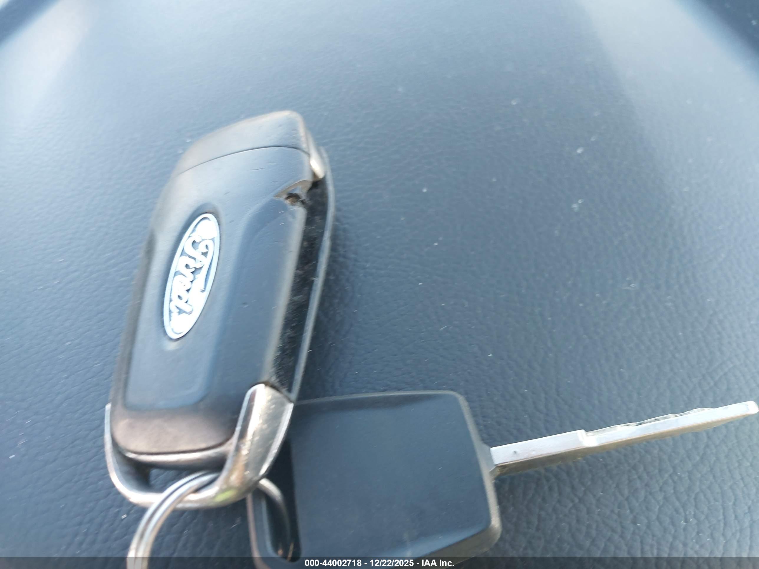 FORD FUSION image 11