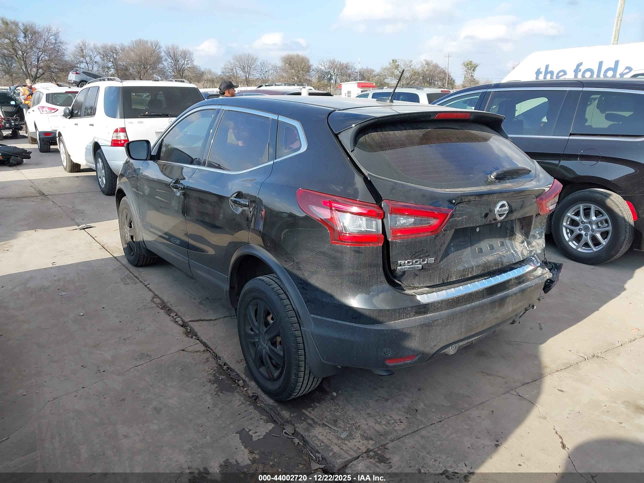 NISSAN ROGUE image 3