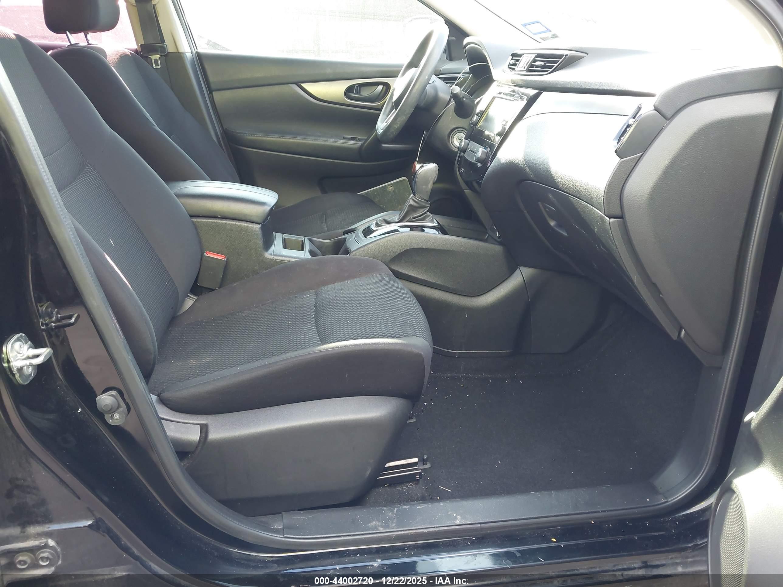 NISSAN ROGUE image 5