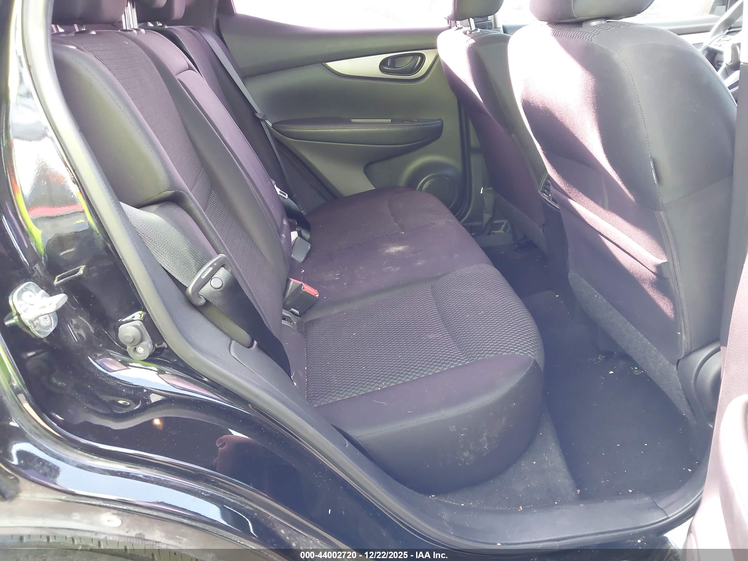 NISSAN ROGUE image 8