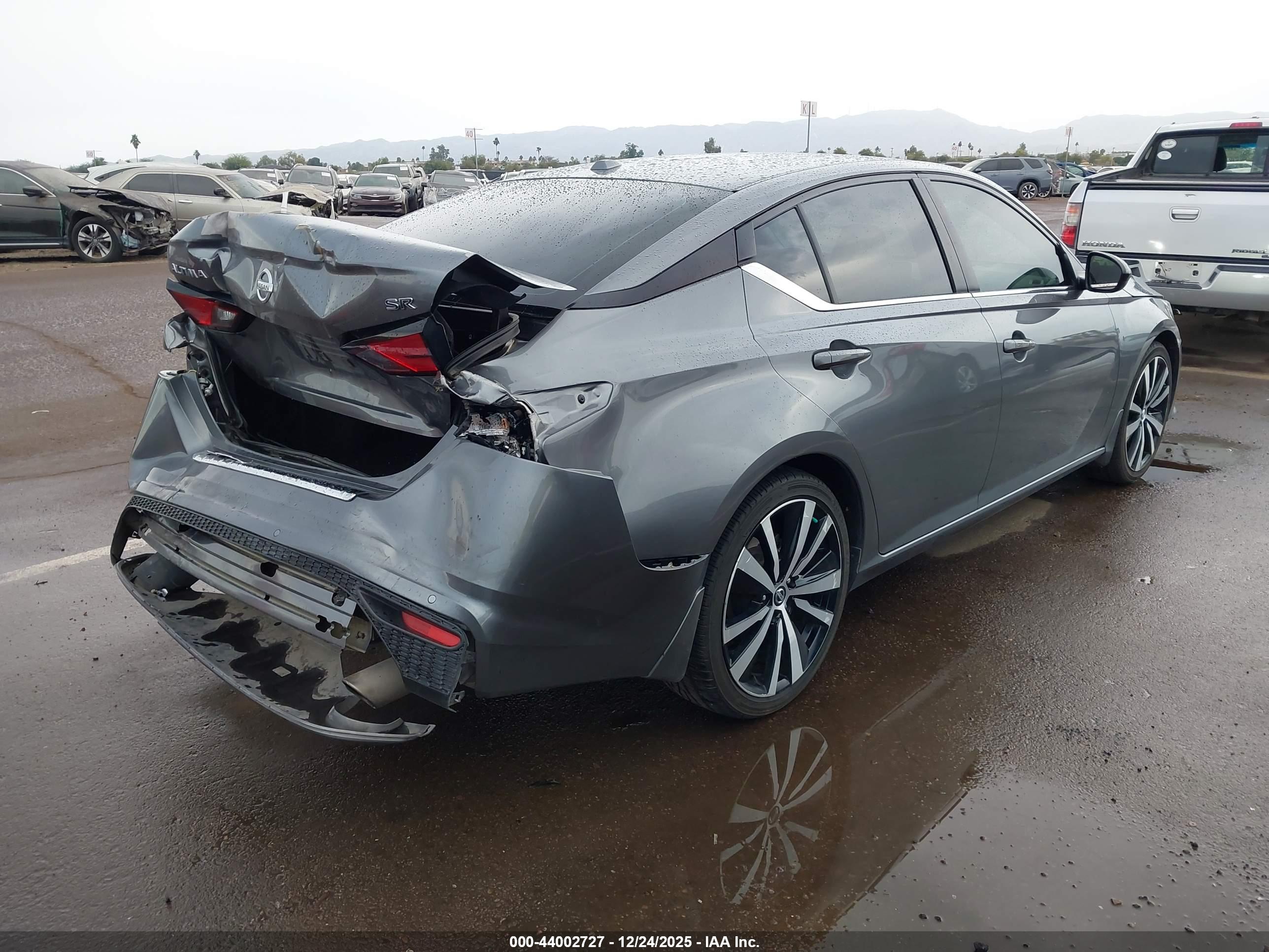 NISSAN ALTIMA image 4