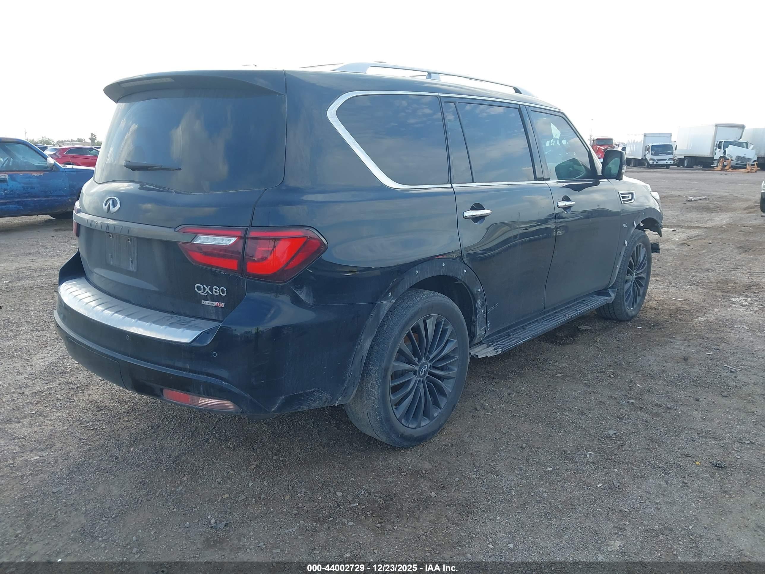INFINITI QX80 image 4