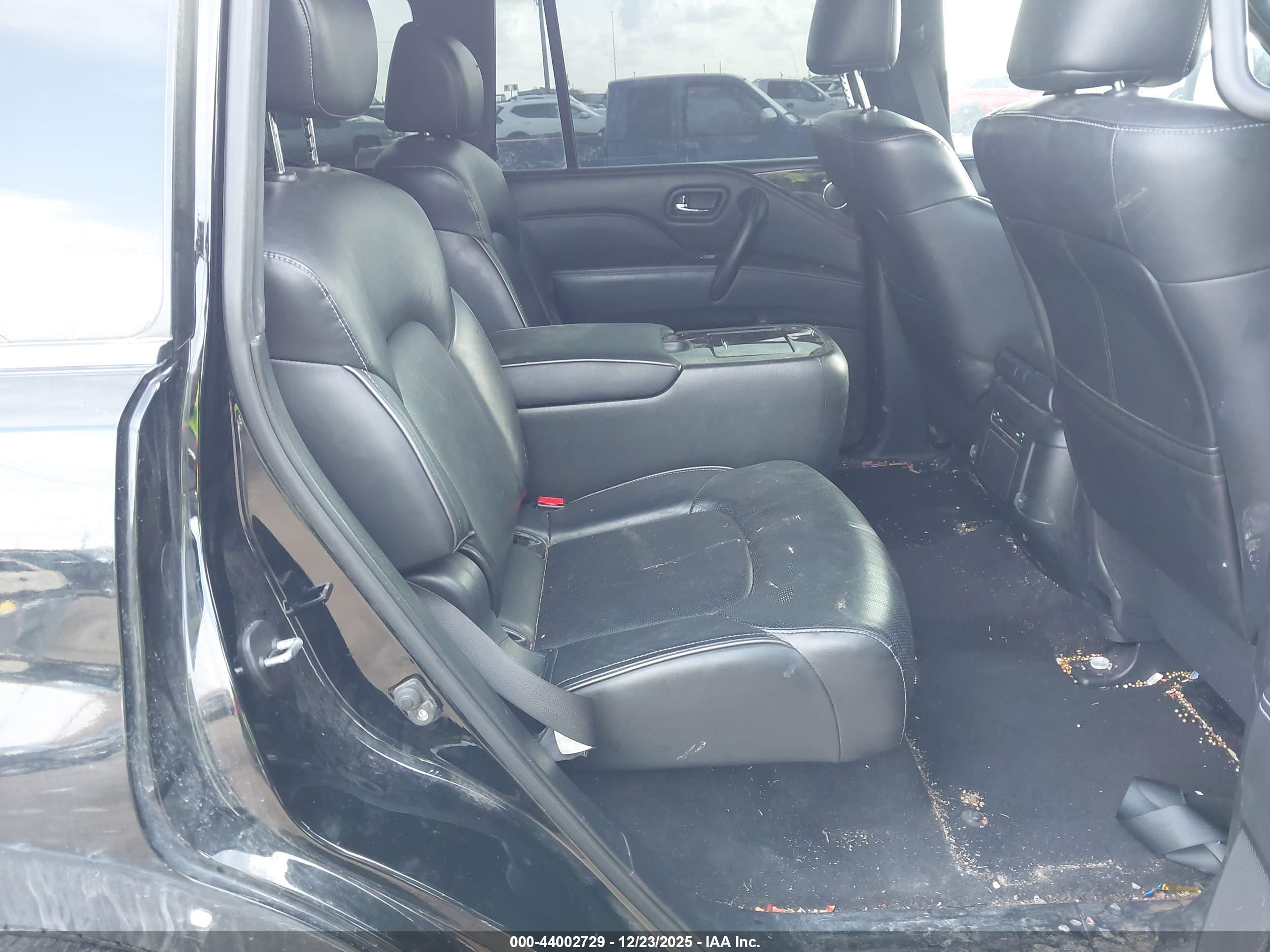 INFINITI QX80 image 8