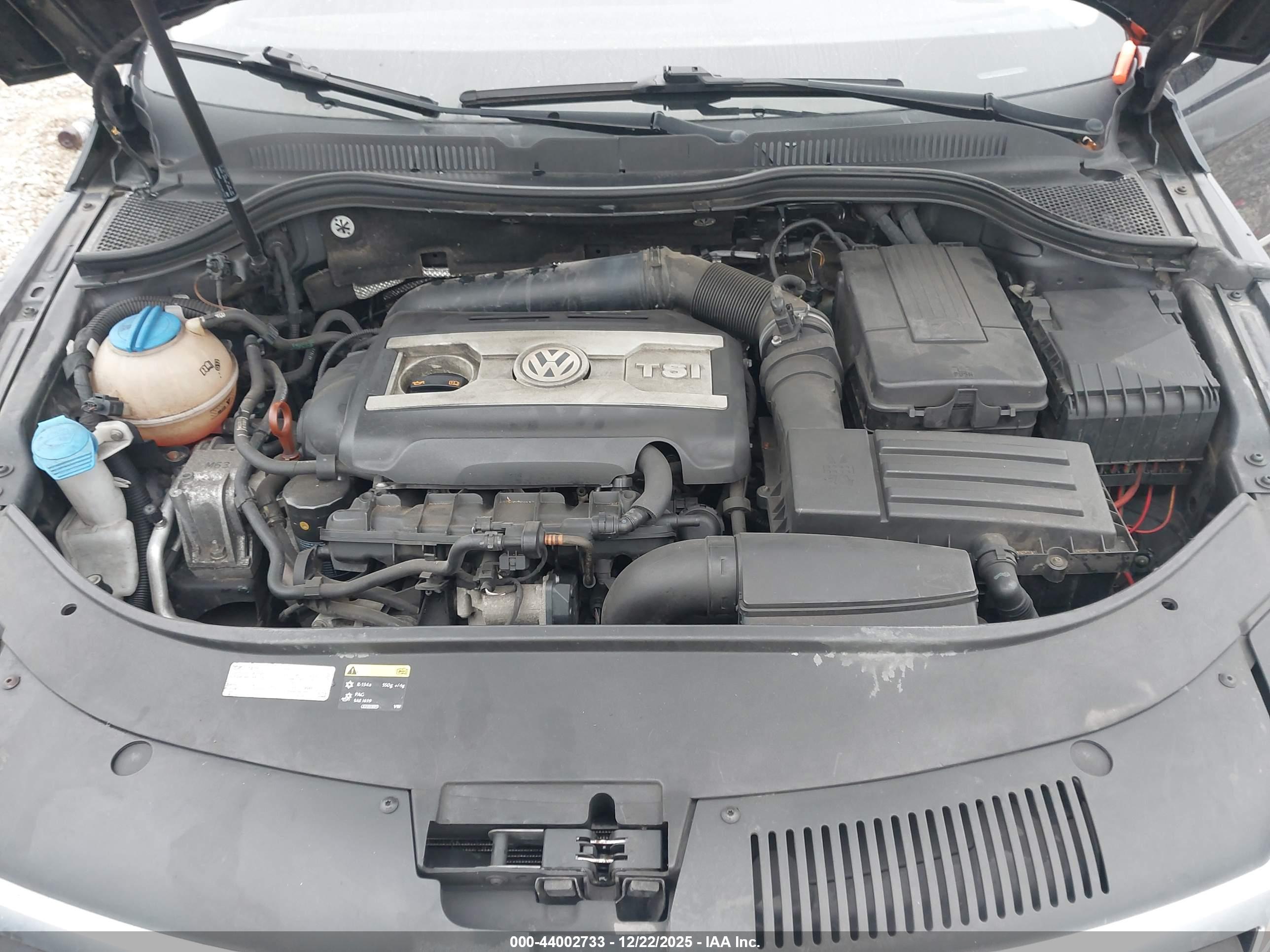 VOLKSWAGEN CC image 10