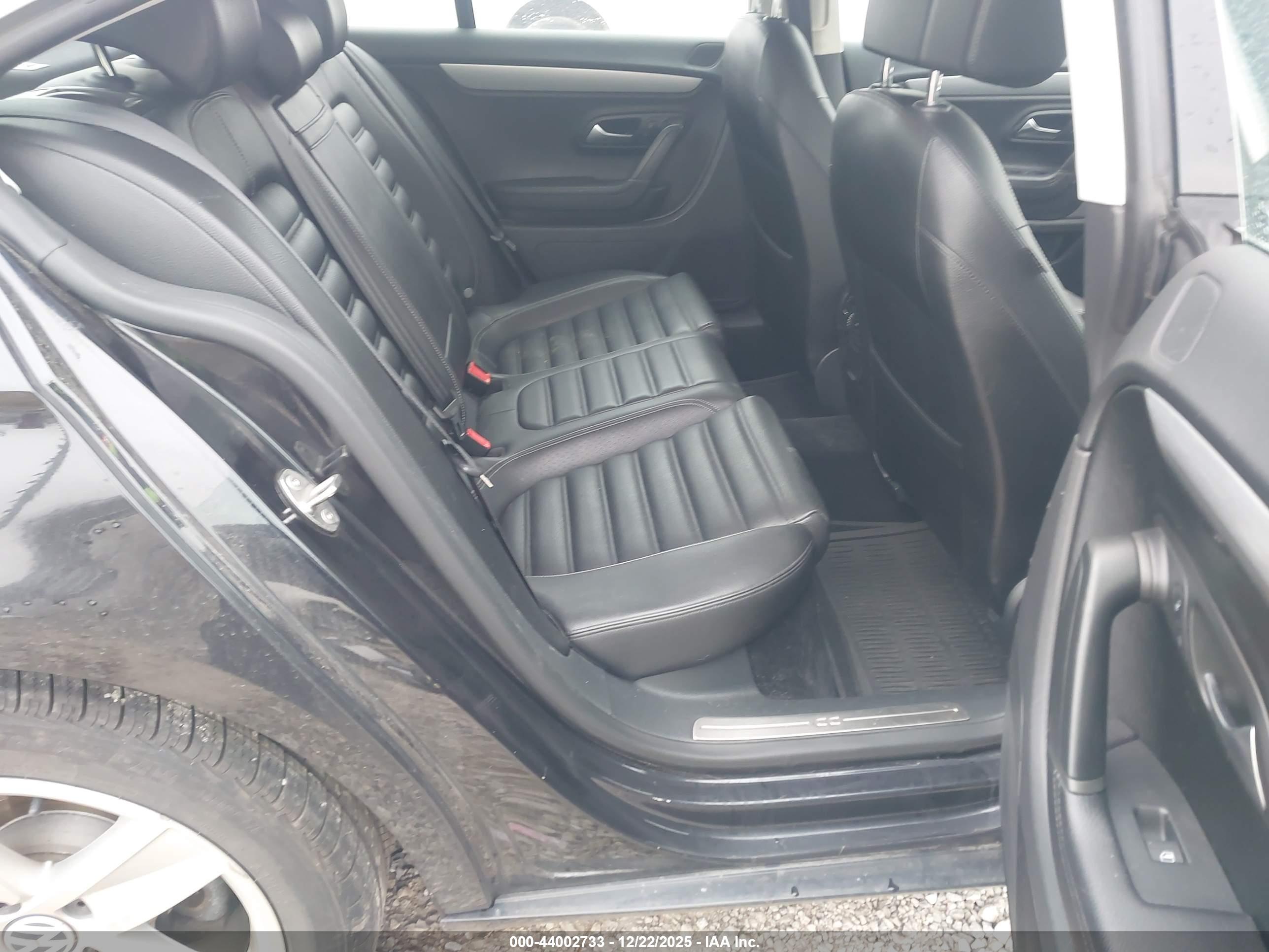 VOLKSWAGEN CC image 8