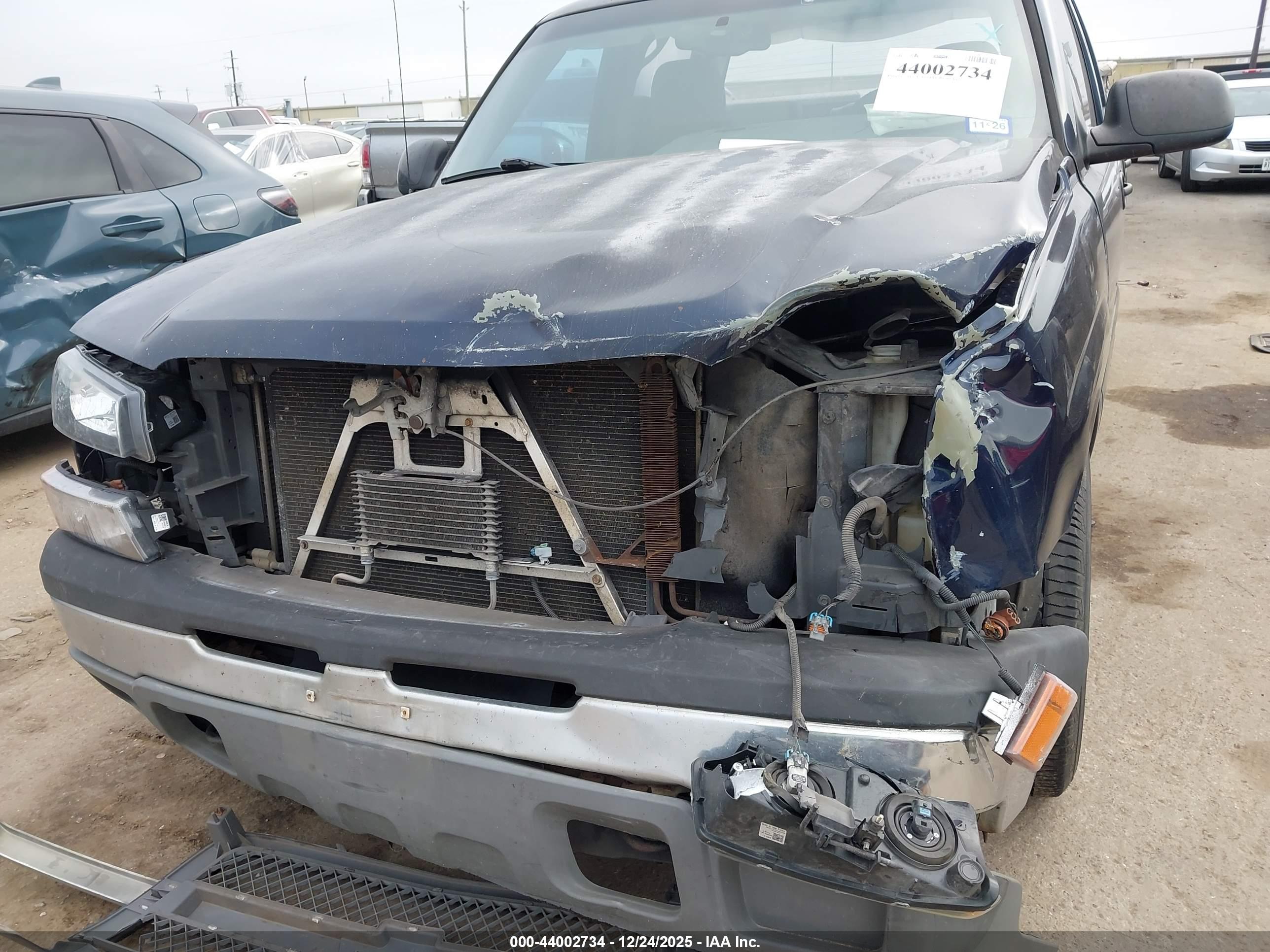 CHEVROLET SILVERADO image 6