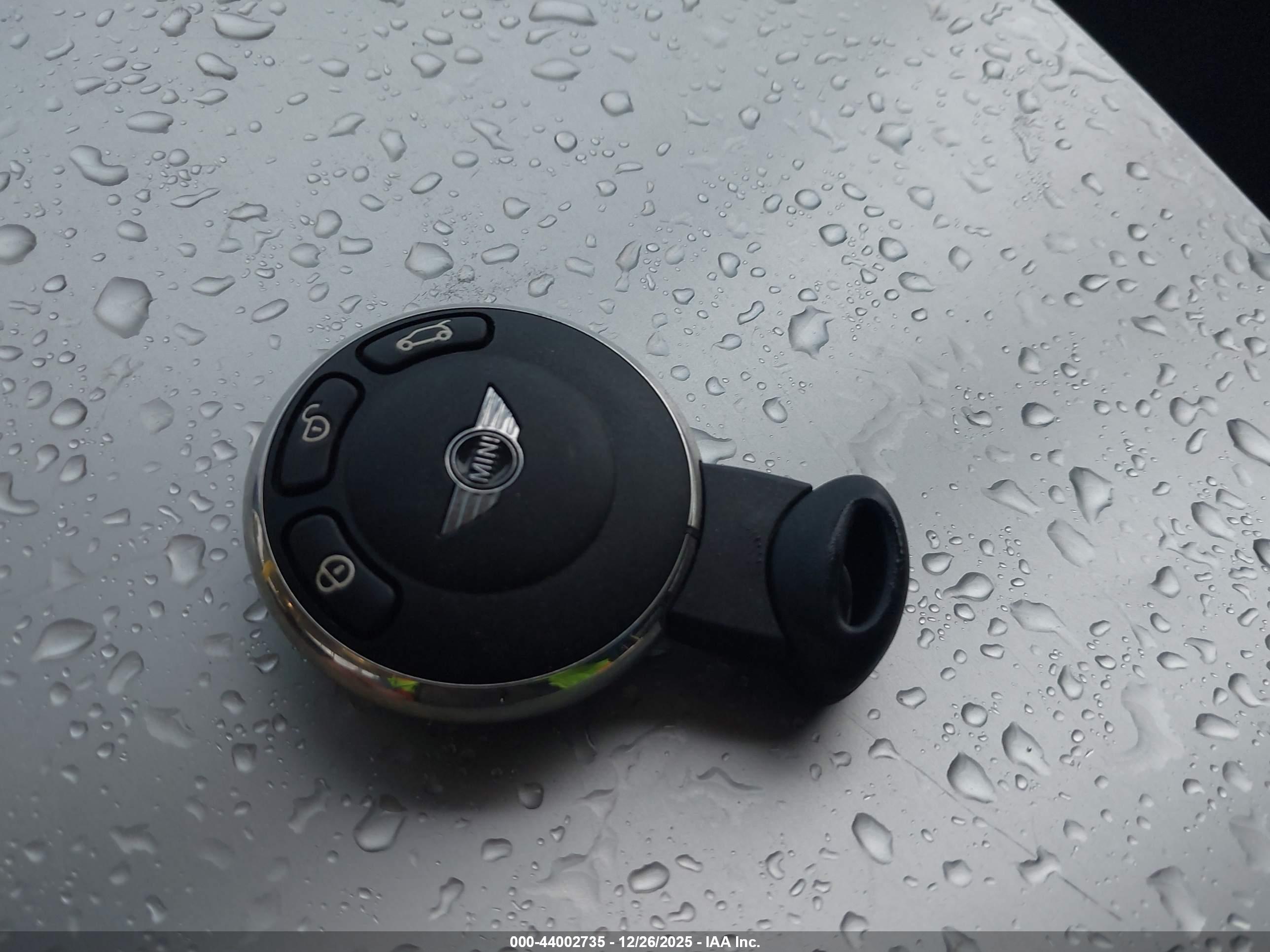 MINI COUNTRYMAN image 11