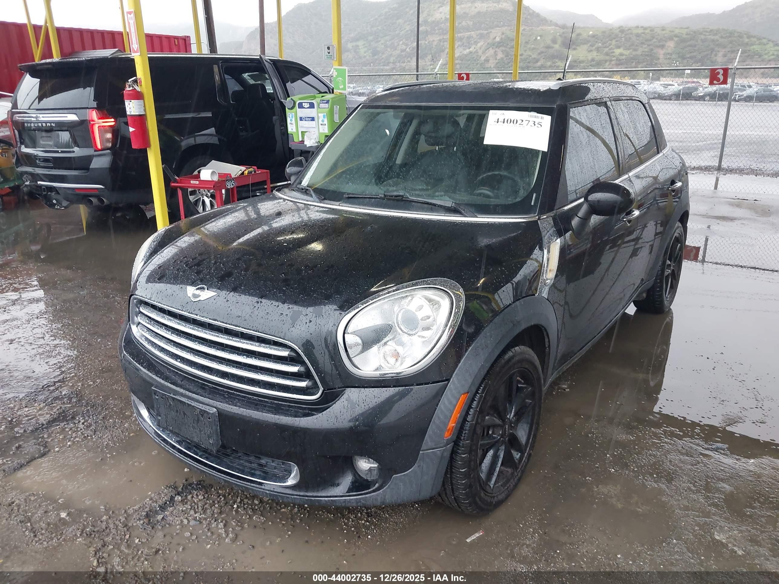 MINI COUNTRYMAN image 2