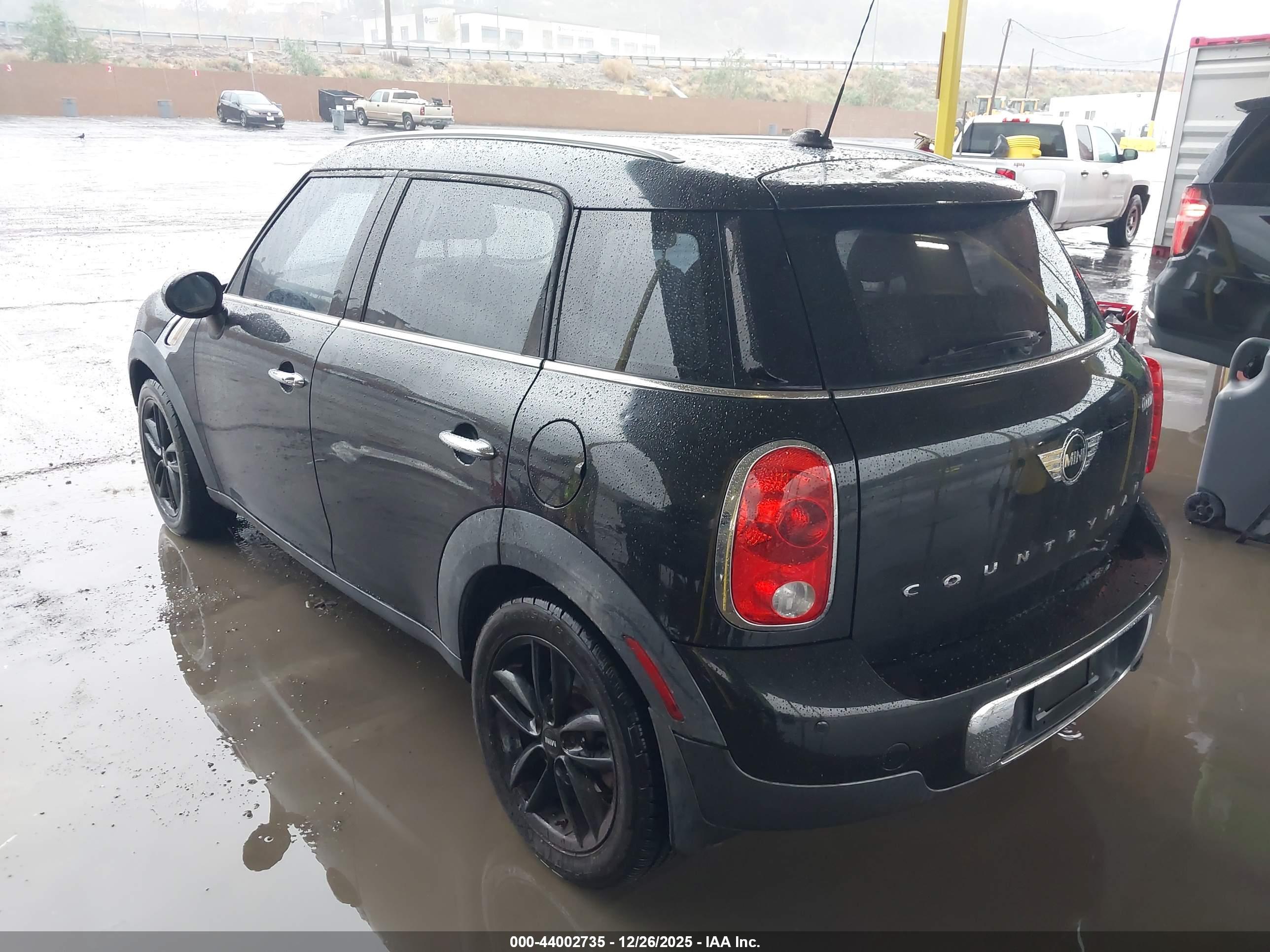 MINI COUNTRYMAN image 3