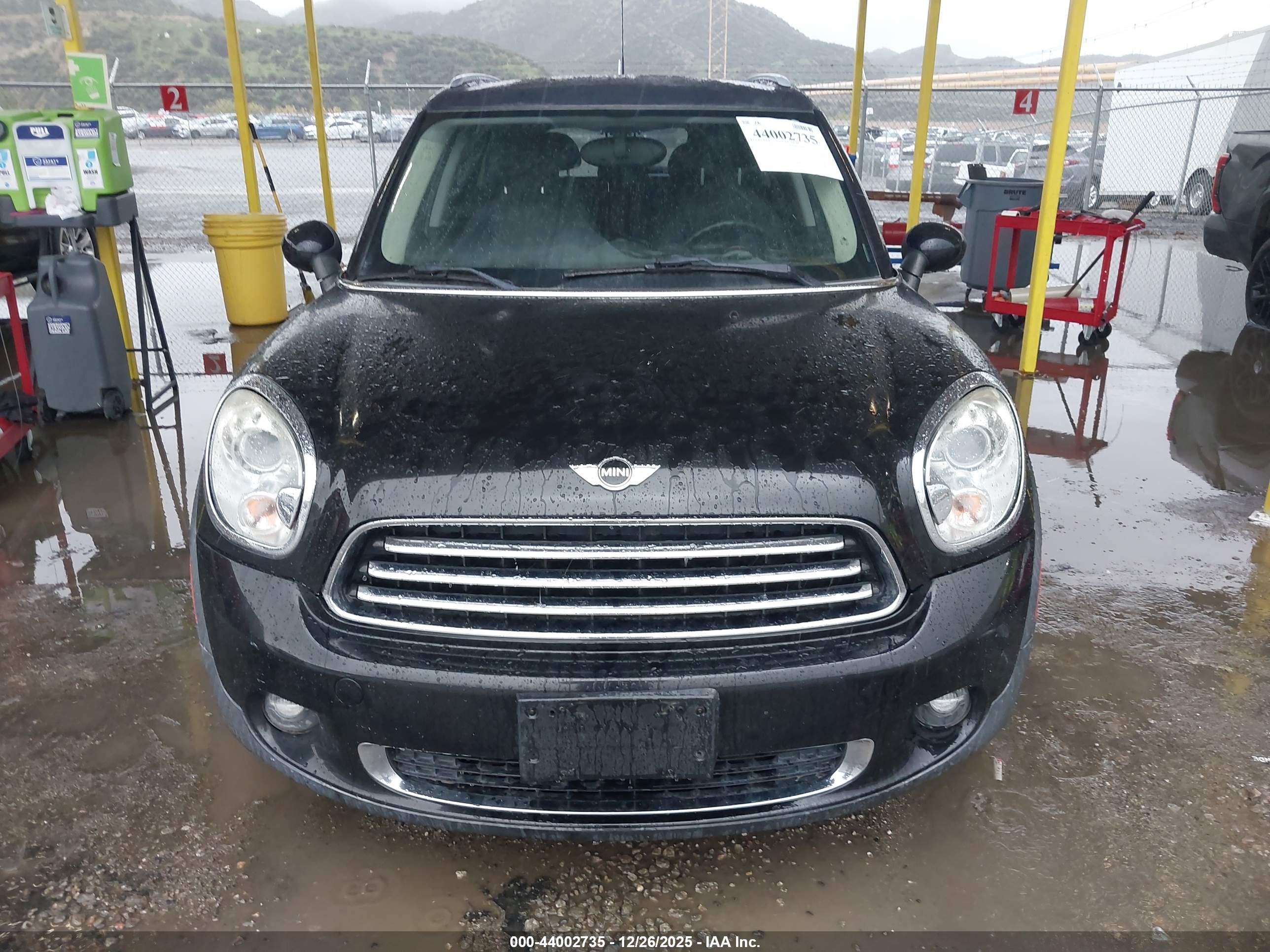 MINI COUNTRYMAN image 6