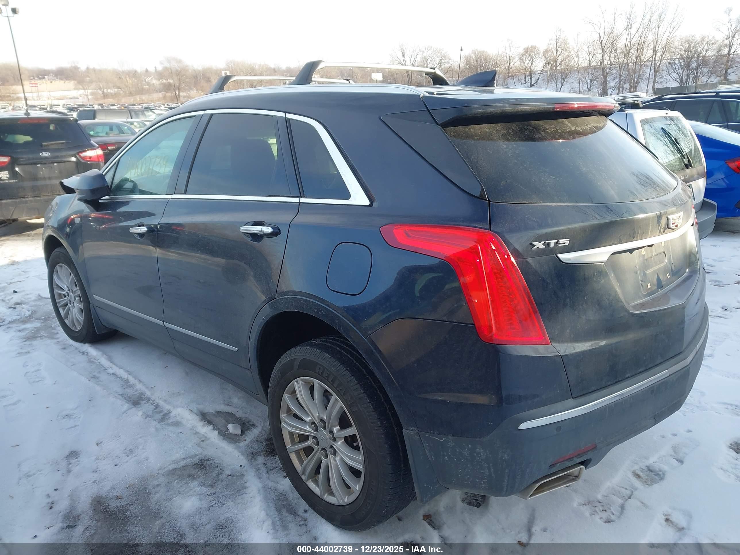 CADILLAC XT5 image 3