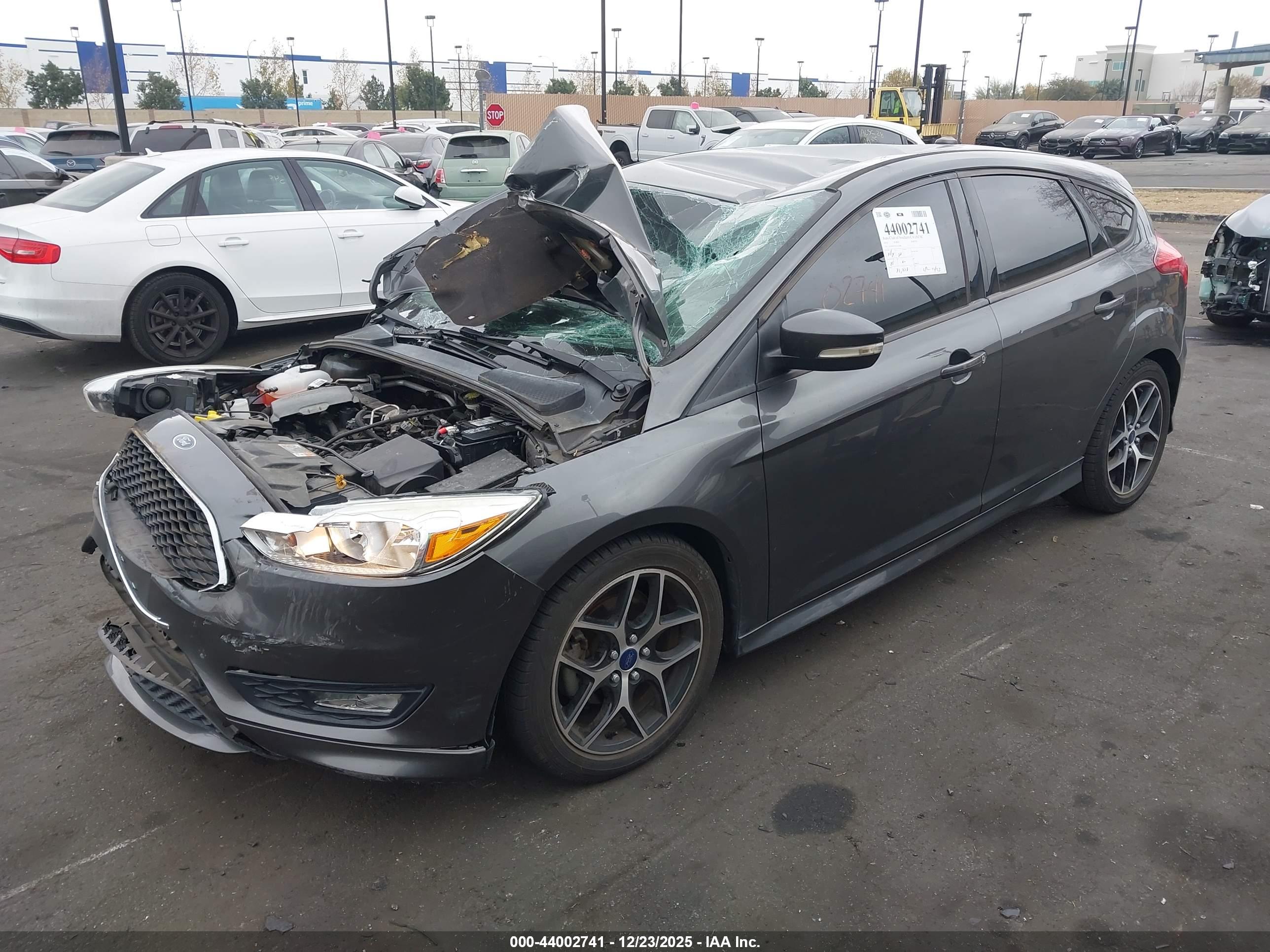 FORD FOCUS image 2