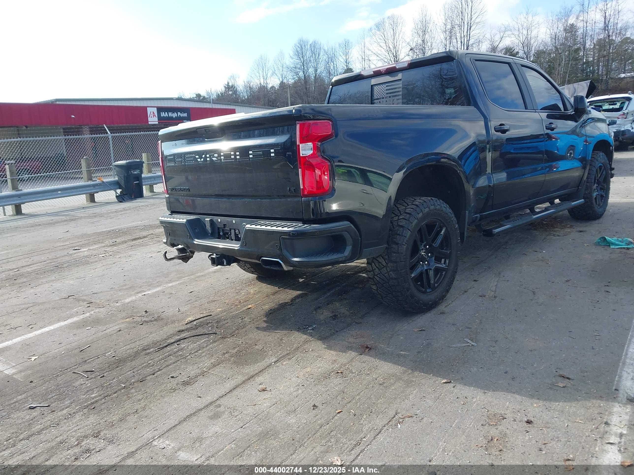 CHEVROLET SILVERADO image 4