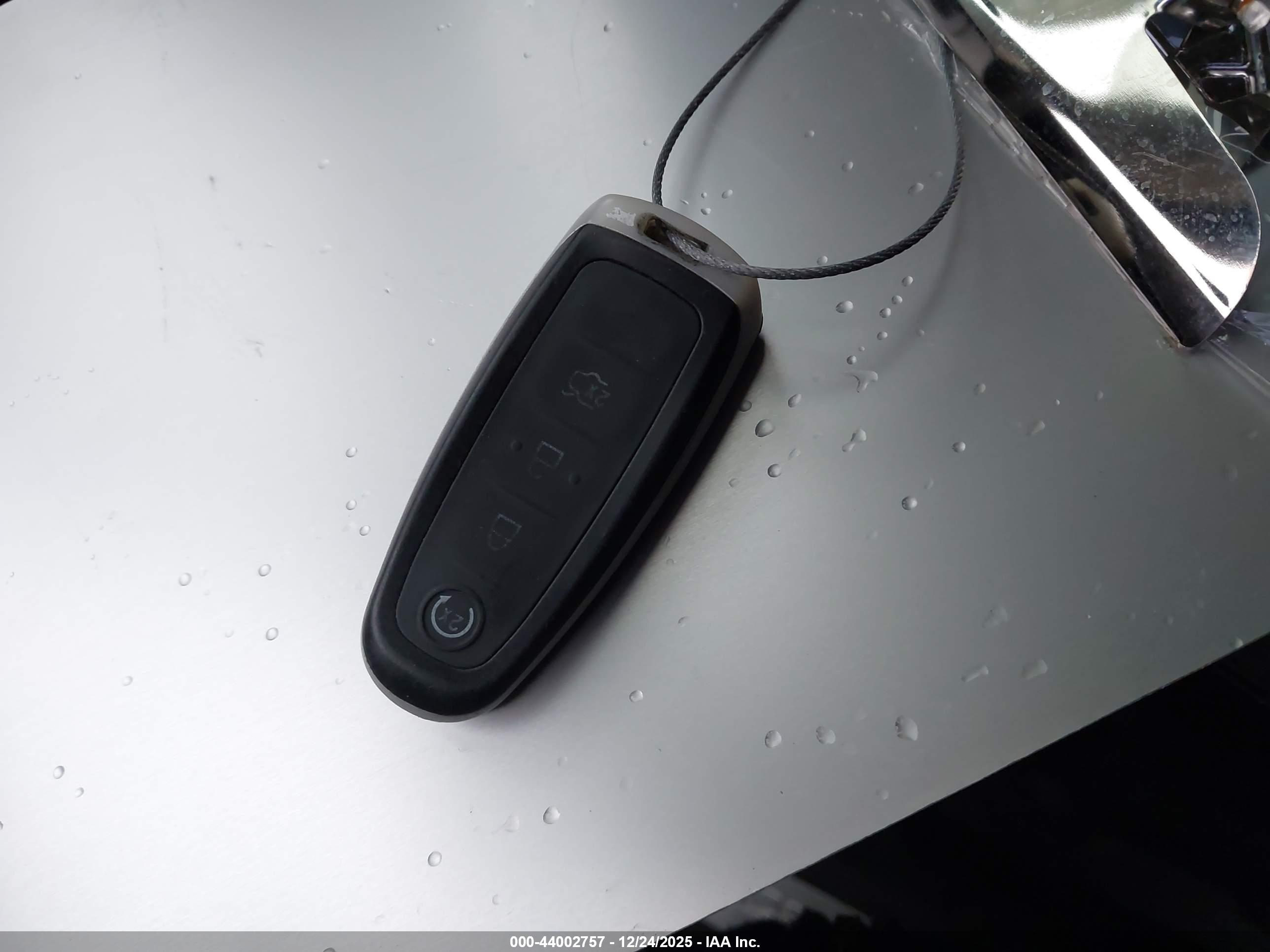 FORD EDGE image 11