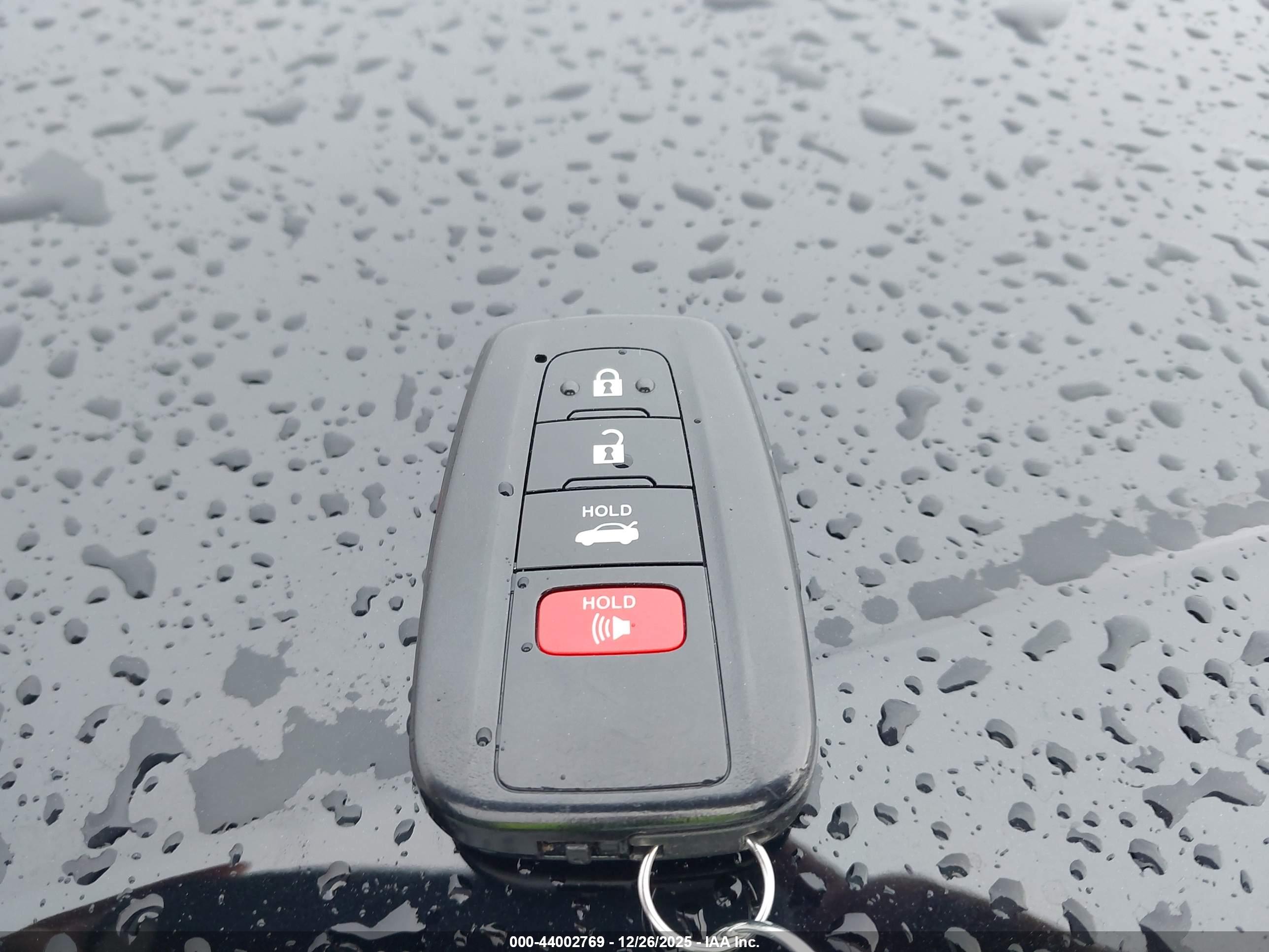 TOYOTA CAMRY image 11