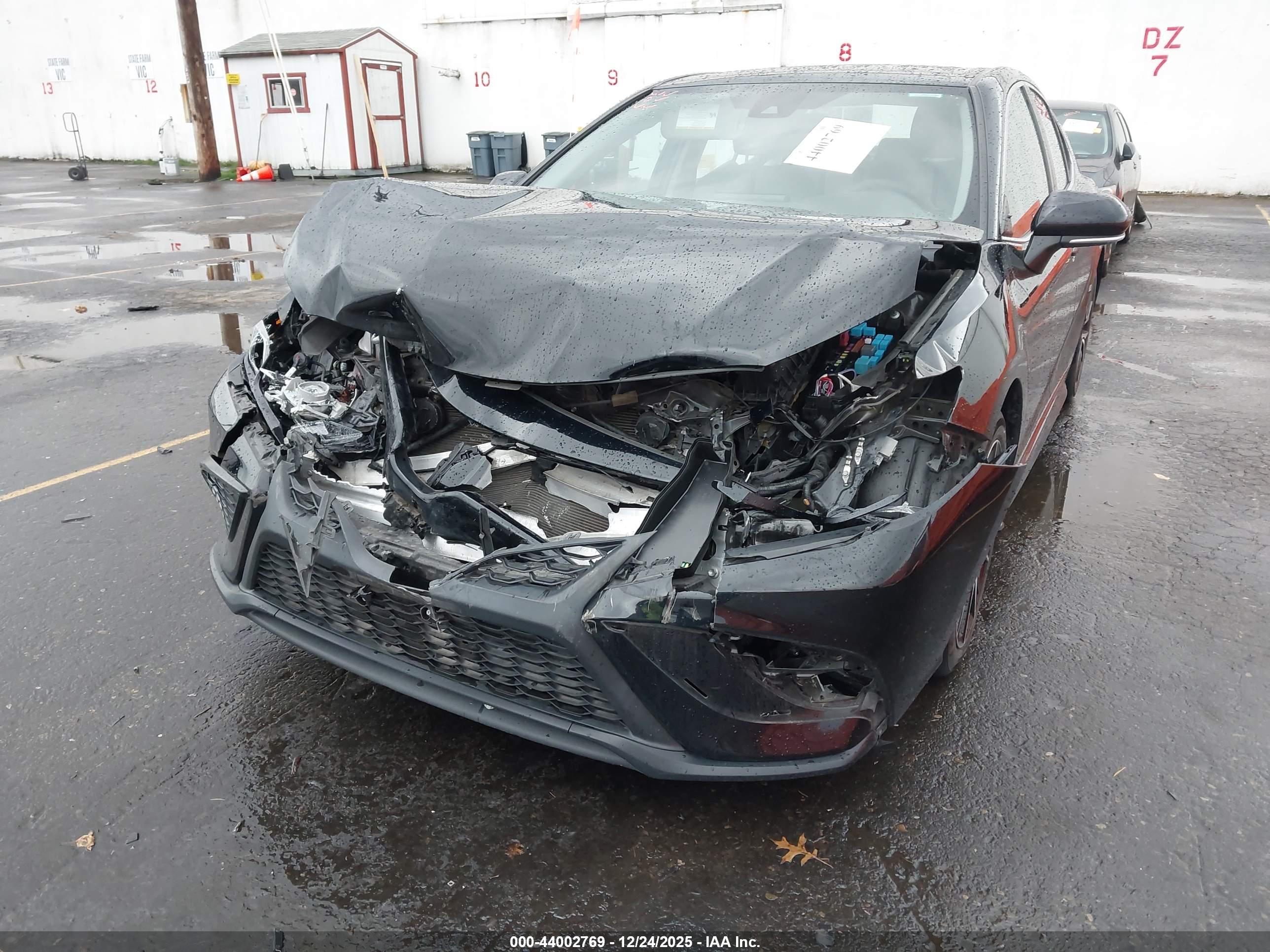 TOYOTA CAMRY image 6
