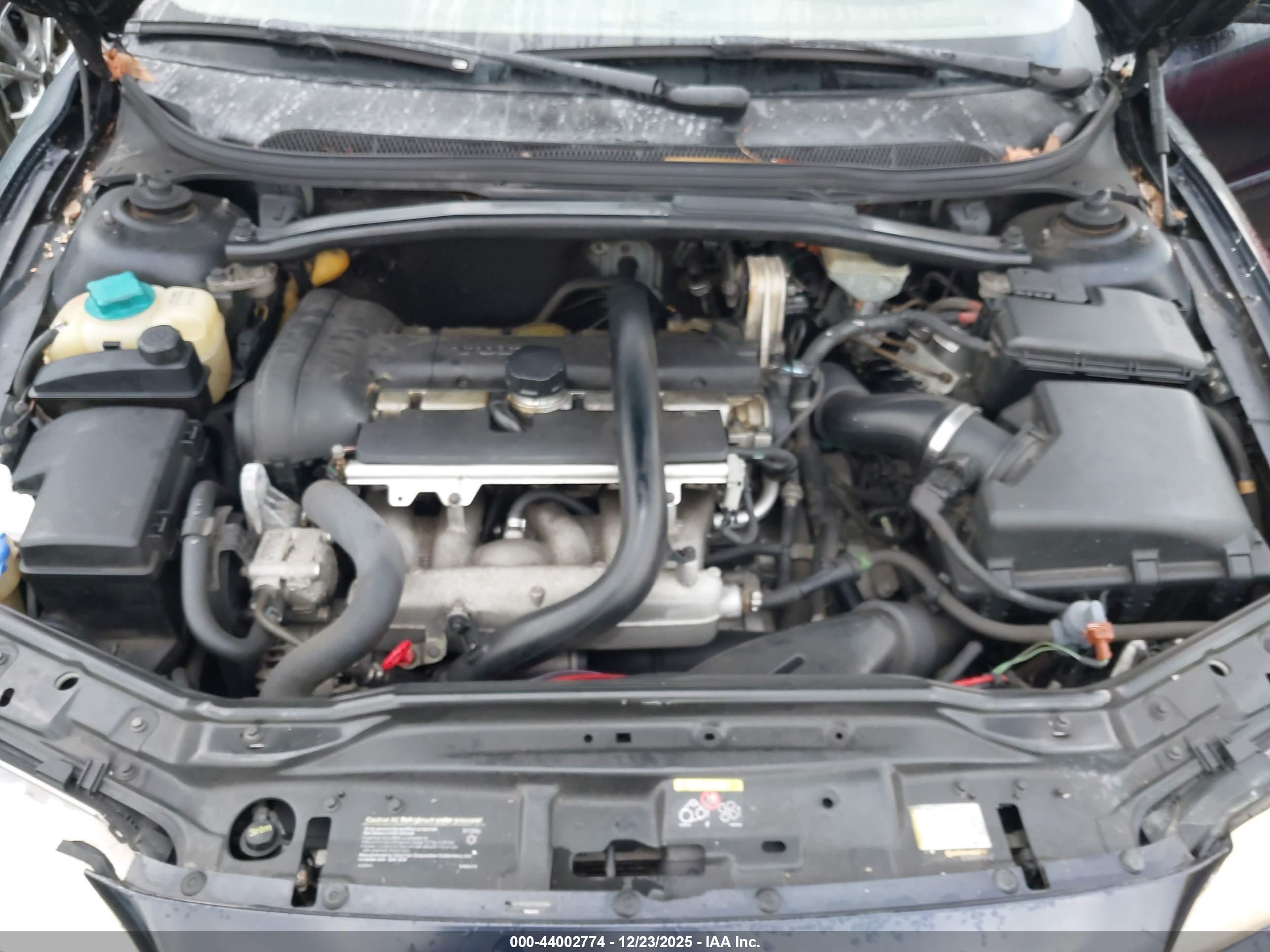 VOLVO S60 image 10