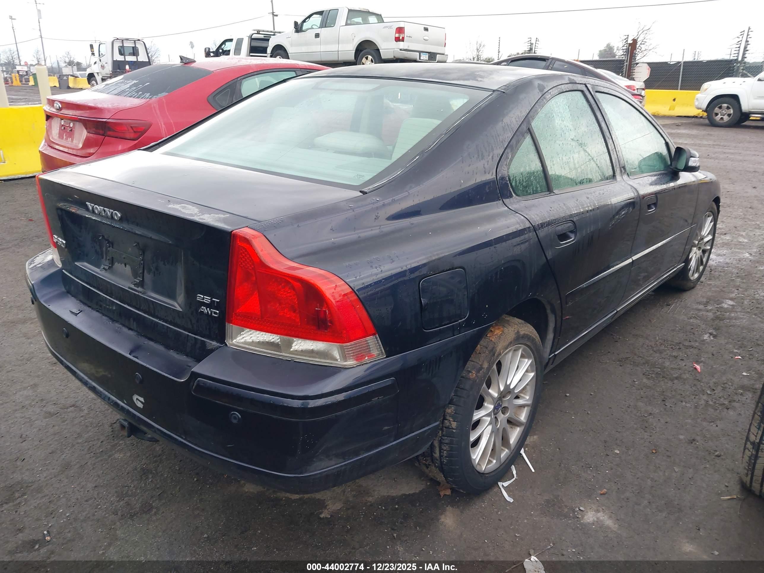 VOLVO S60 image 4
