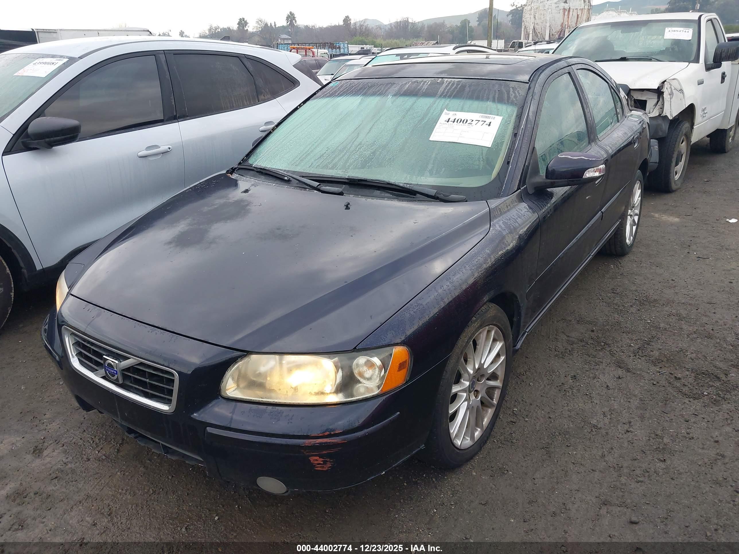 VOLVO S60 image 6