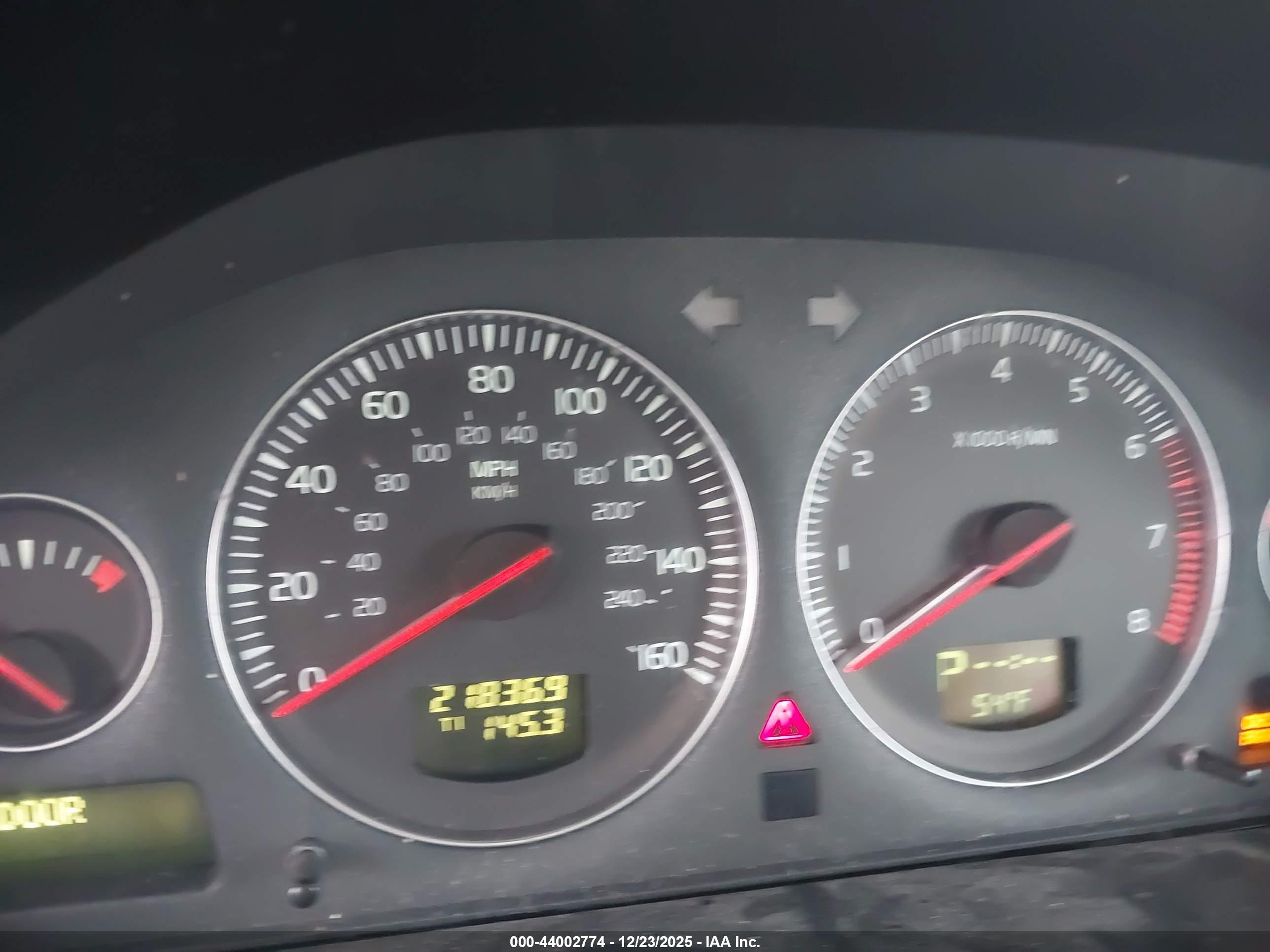 VOLVO S60 image 7