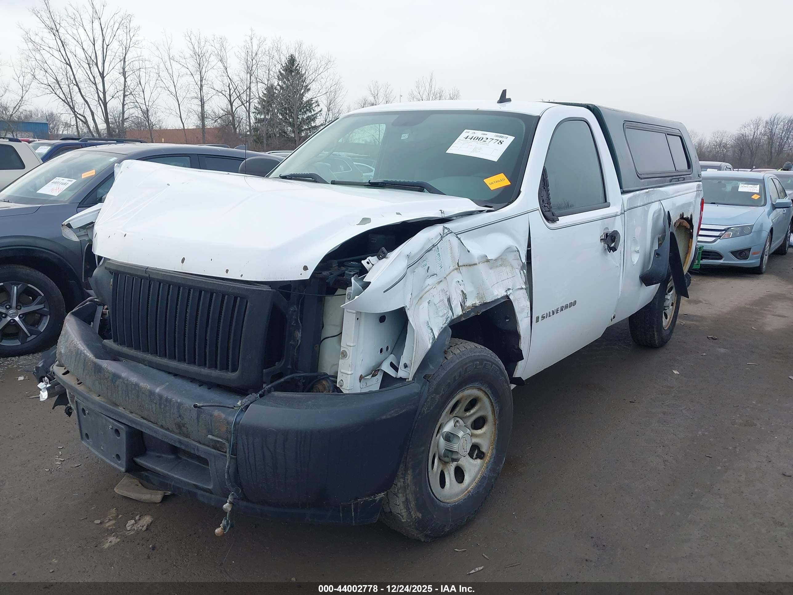 CHEVROLET SILVERADO image 2
