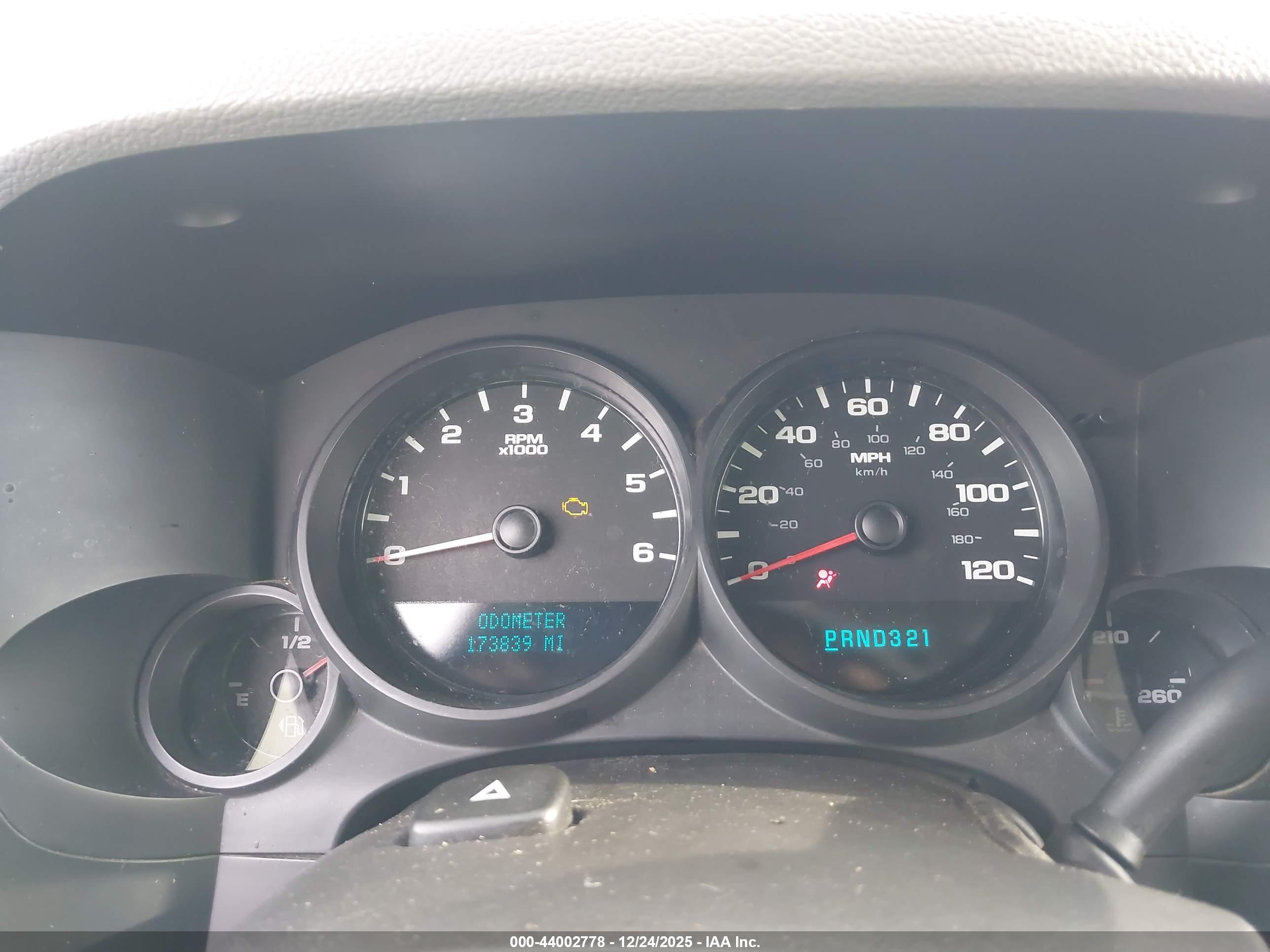 CHEVROLET SILVERADO image 7