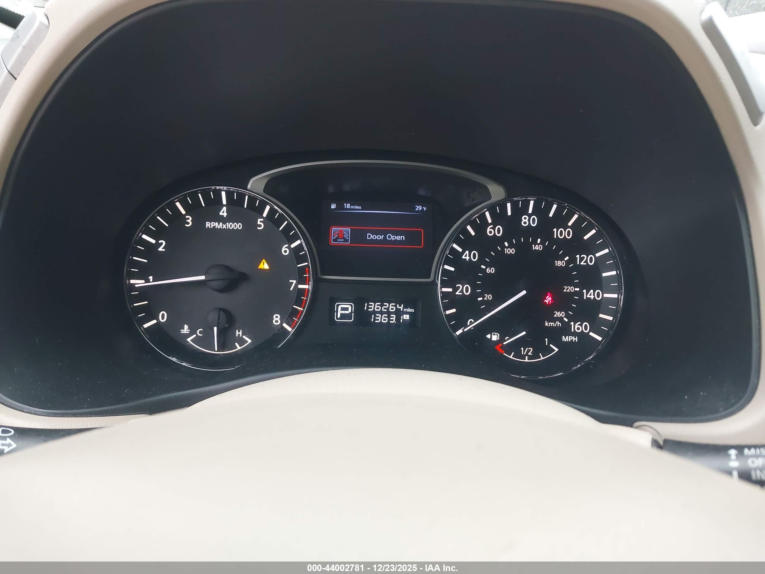 NISSAN PATHFINDER image 7