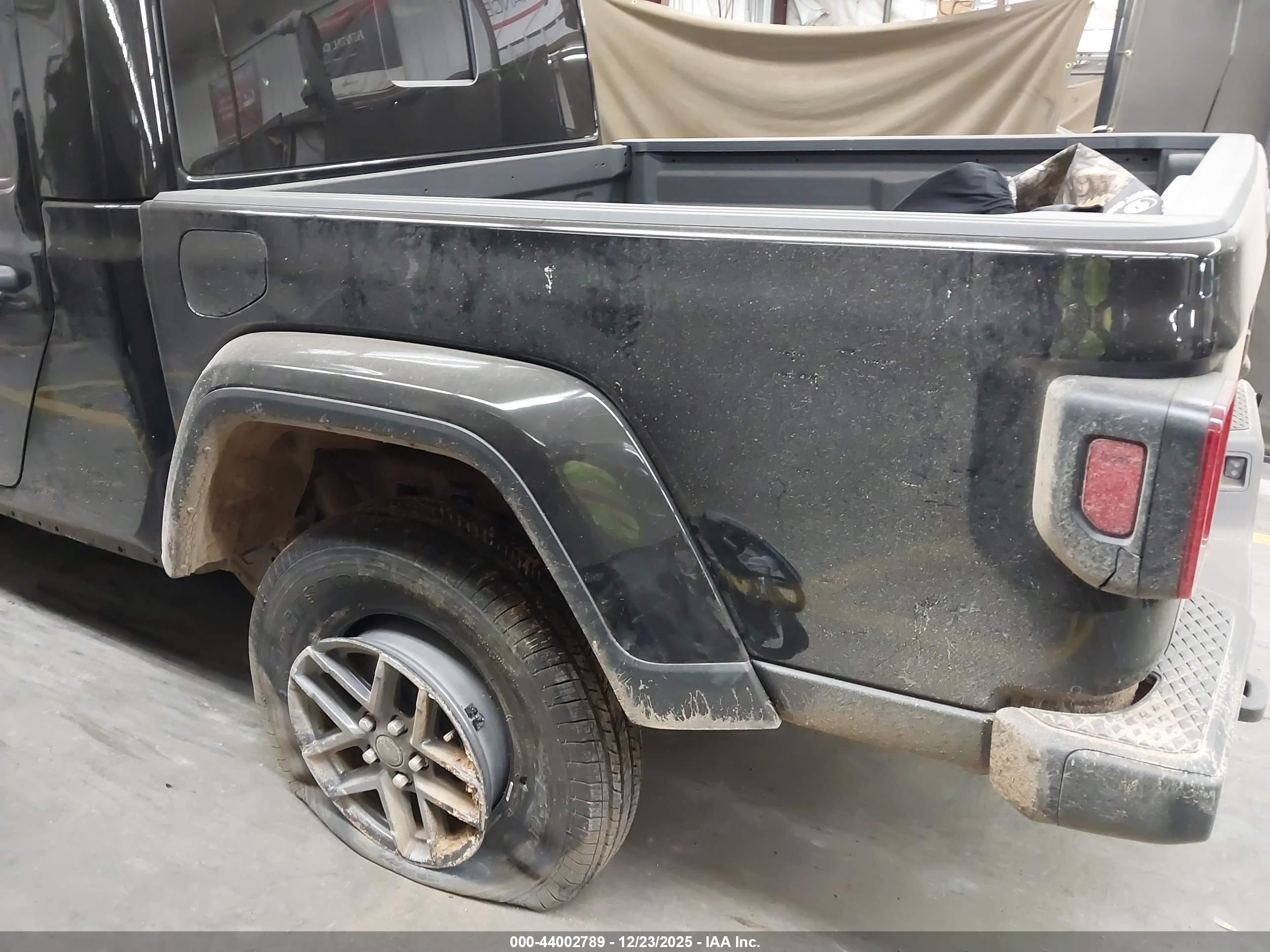 JEEP GLADIATOR image 6