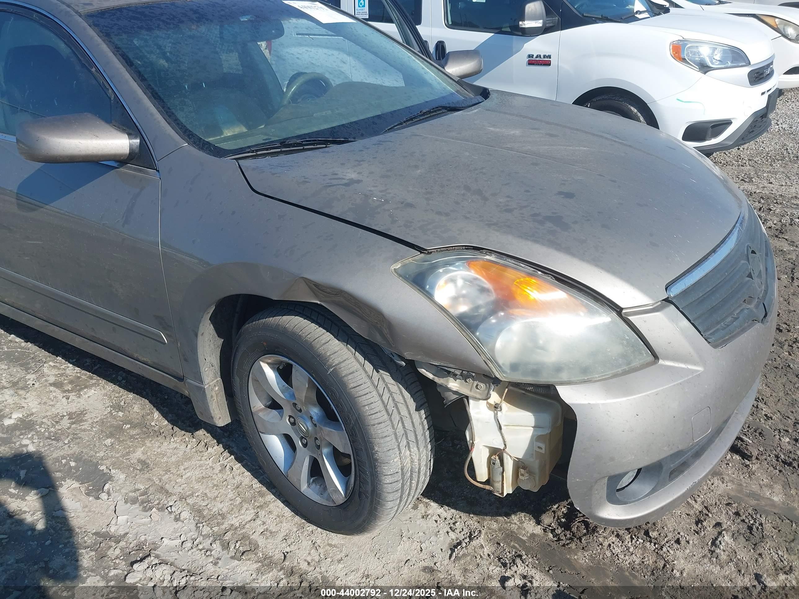 NISSAN ALTIMA image 6