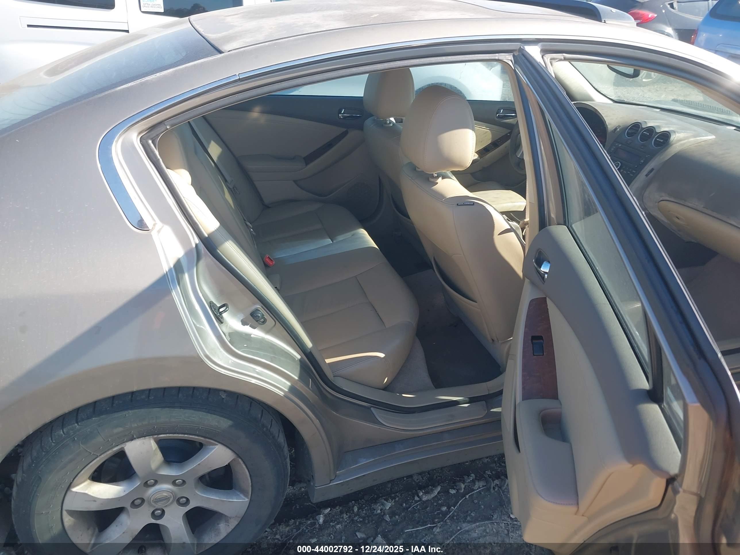 NISSAN ALTIMA image 8