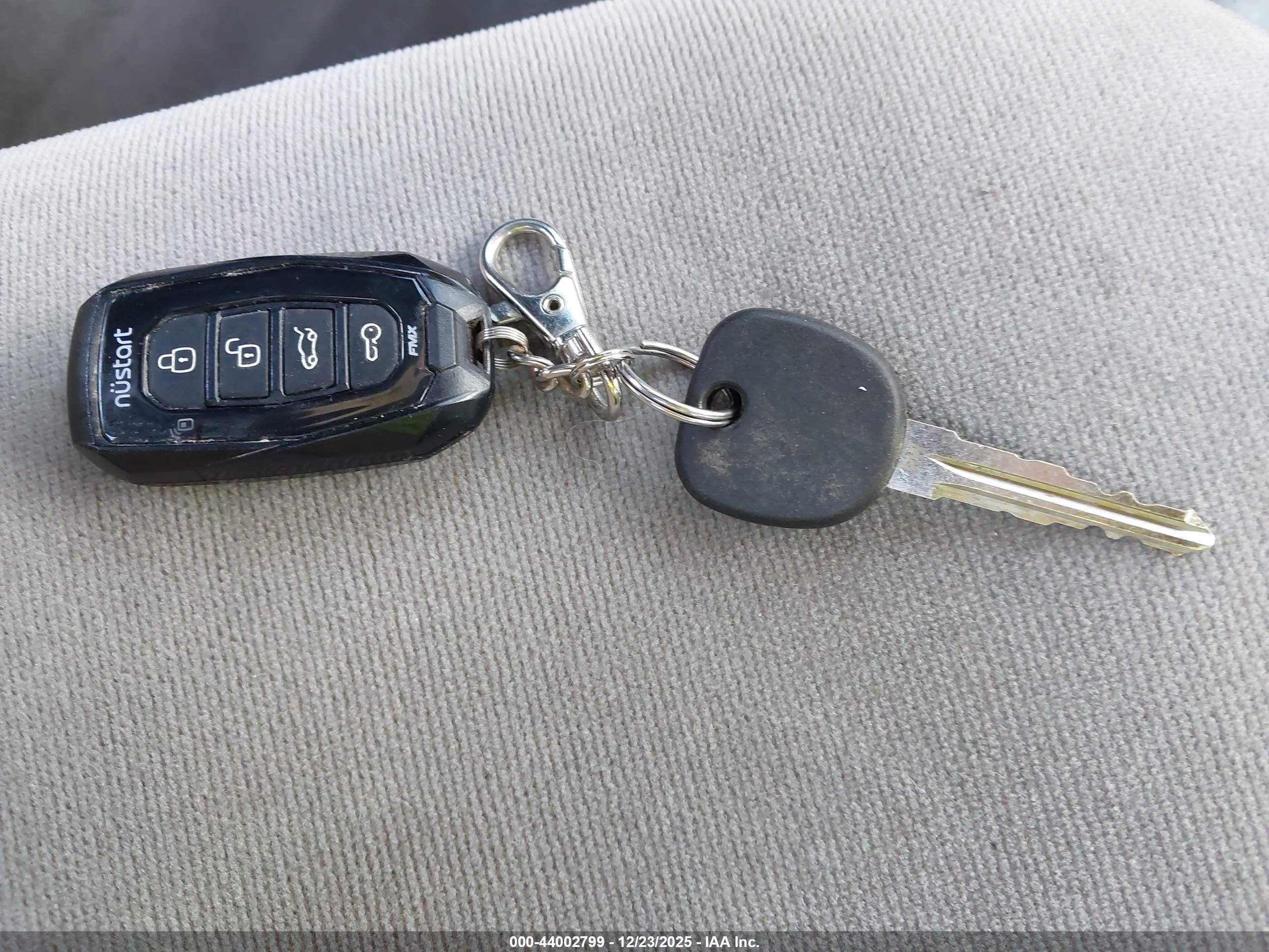 BUICK LACROSSE image 11
