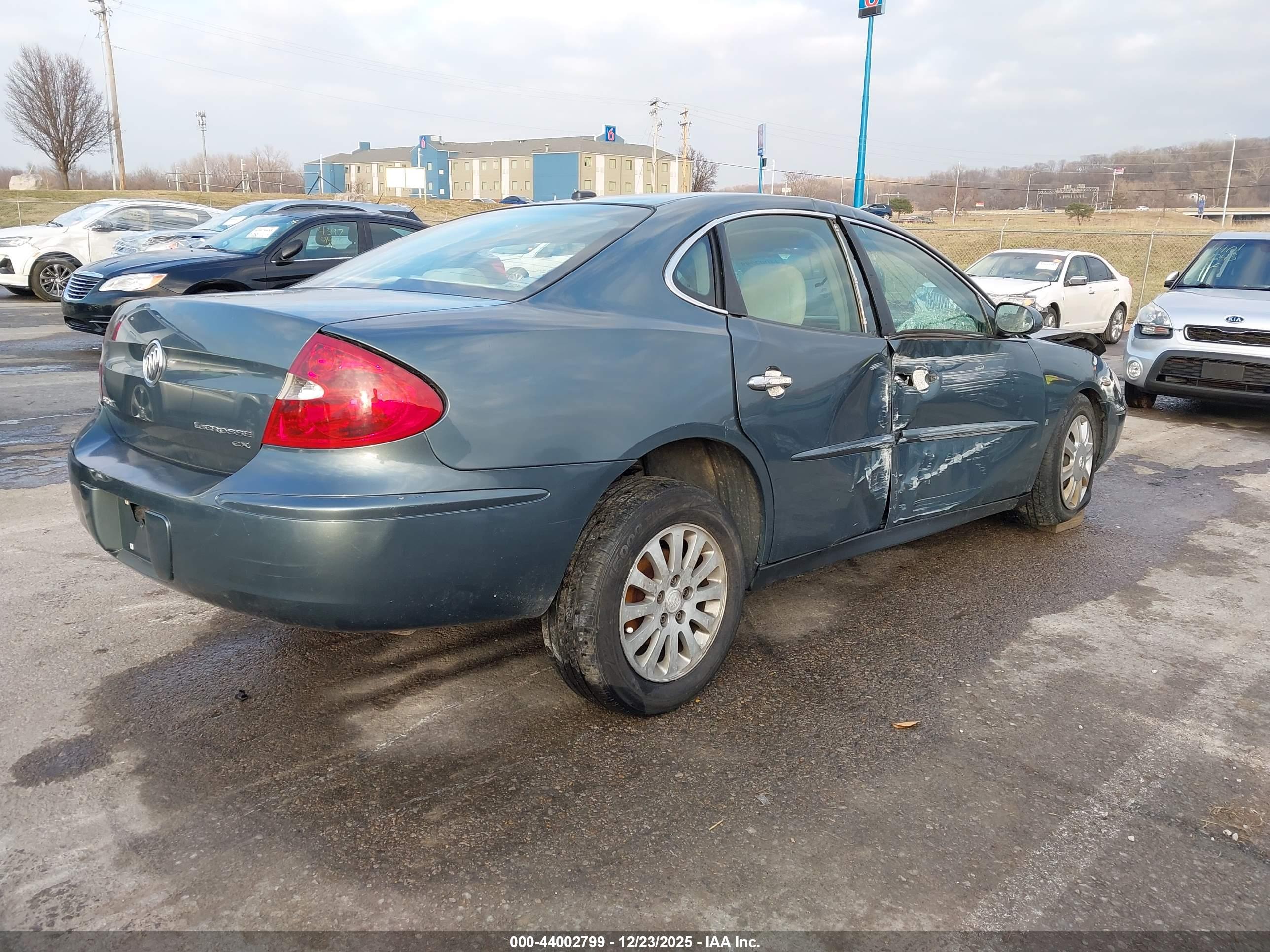 BUICK LACROSSE image 4