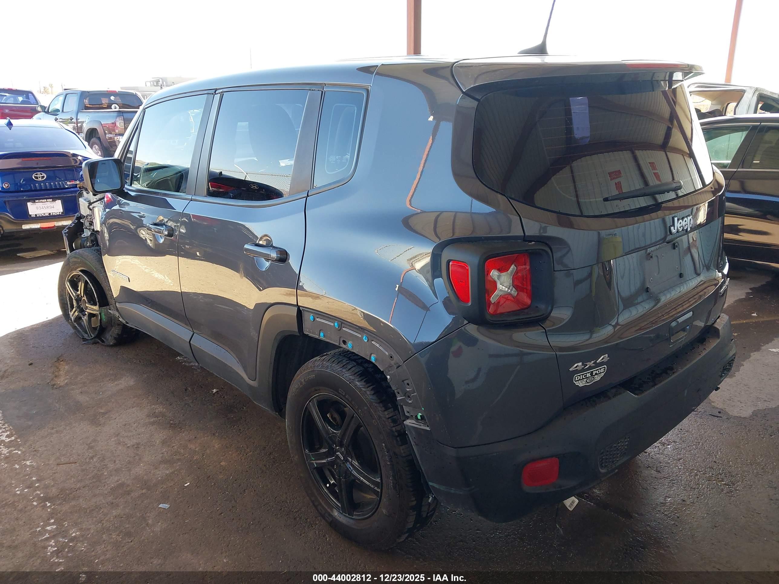 JEEP RENEGADE image 3