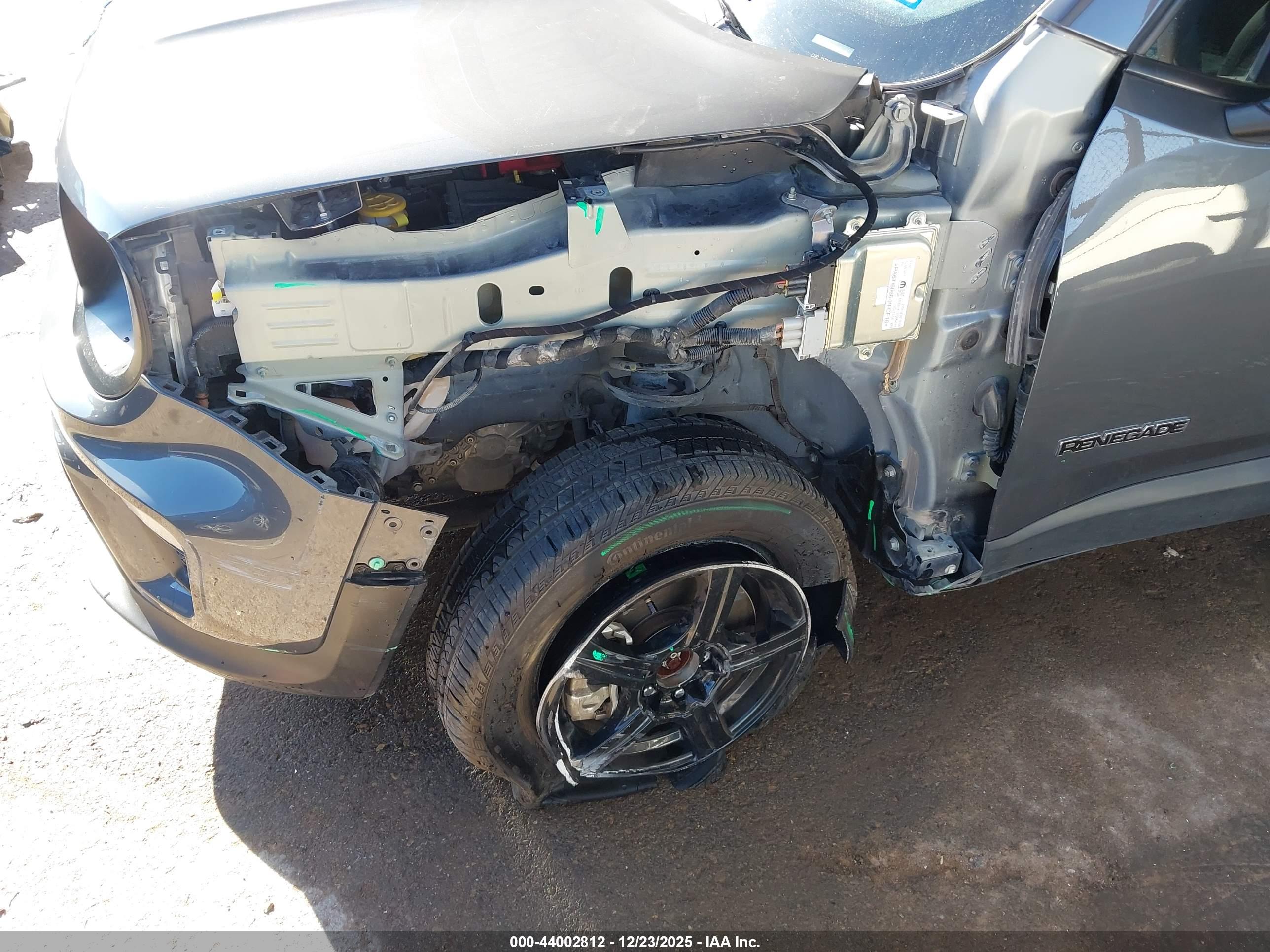 JEEP RENEGADE image 6