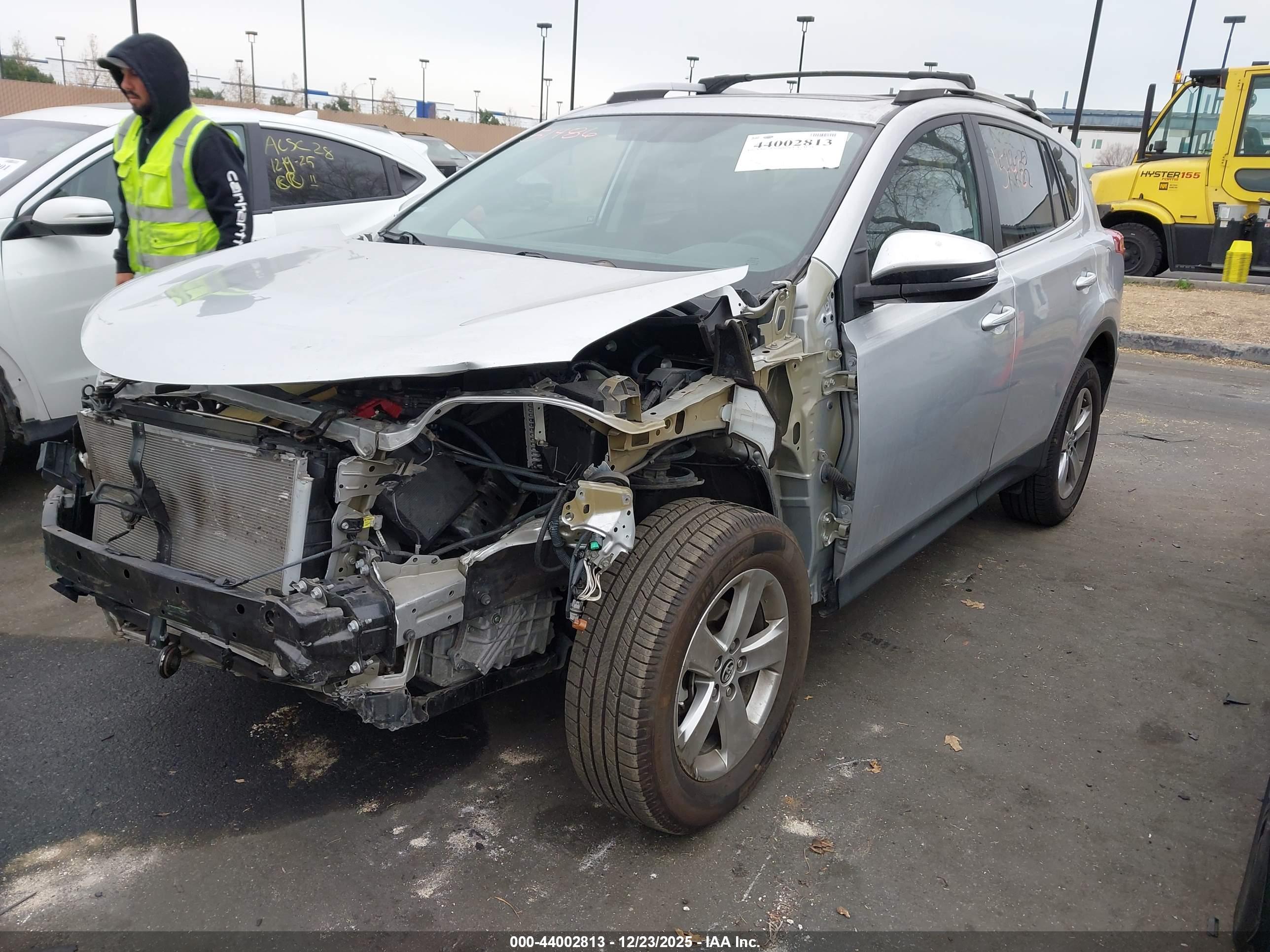 TOYOTA RAV4 image 2