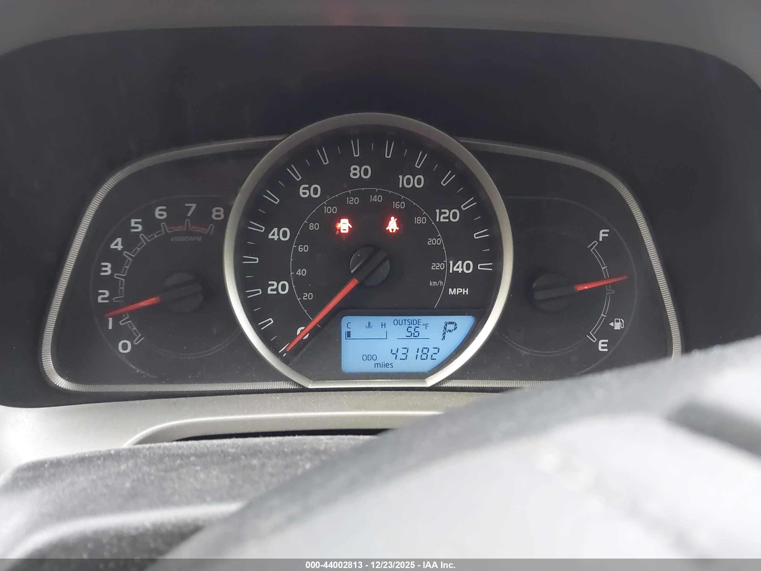 TOYOTA RAV4 image 7