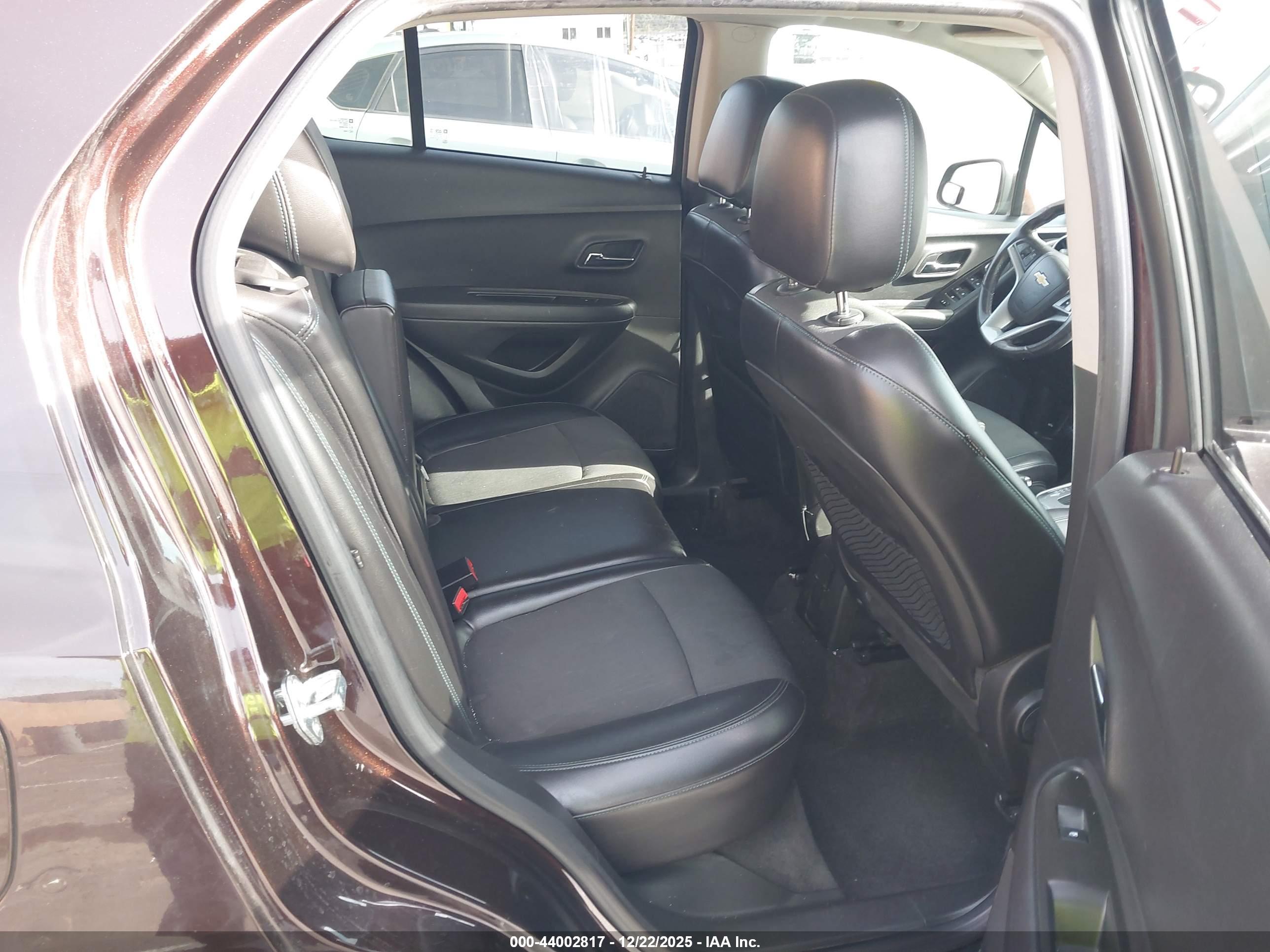 CHEVROLET TRAX image 8