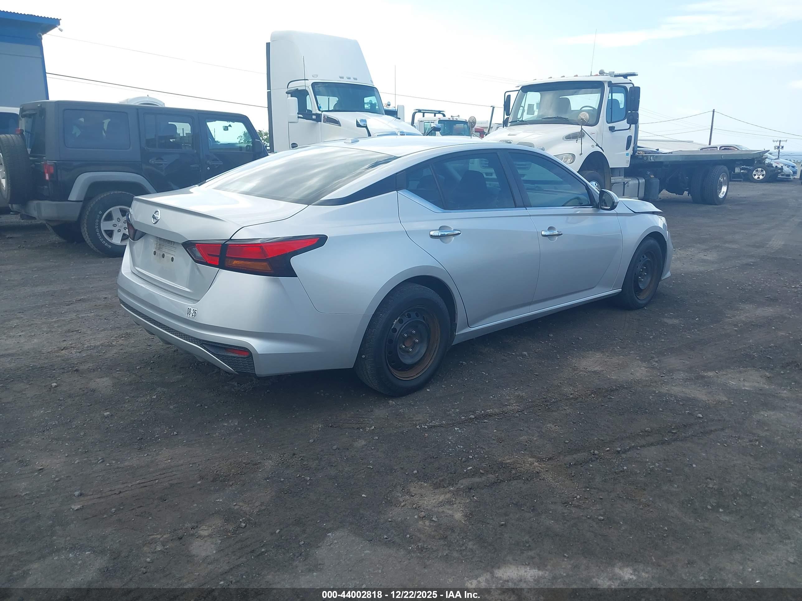 NISSAN ALTIMA image 4