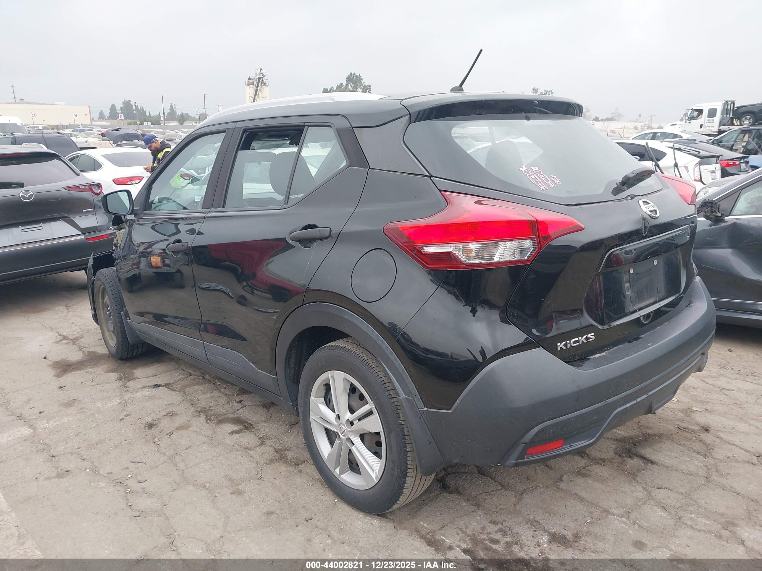 NISSAN KICKS image 3