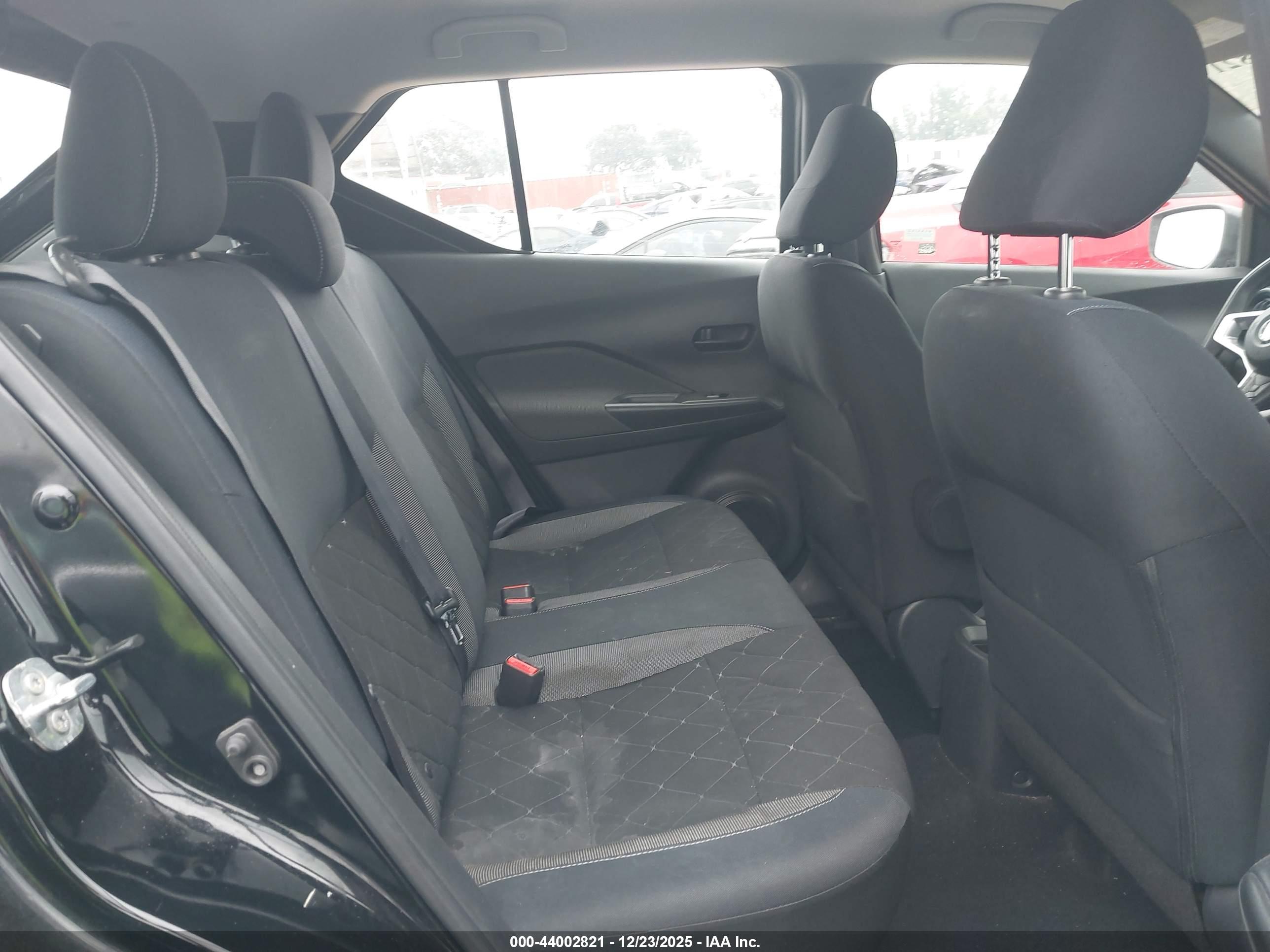 NISSAN KICKS image 8