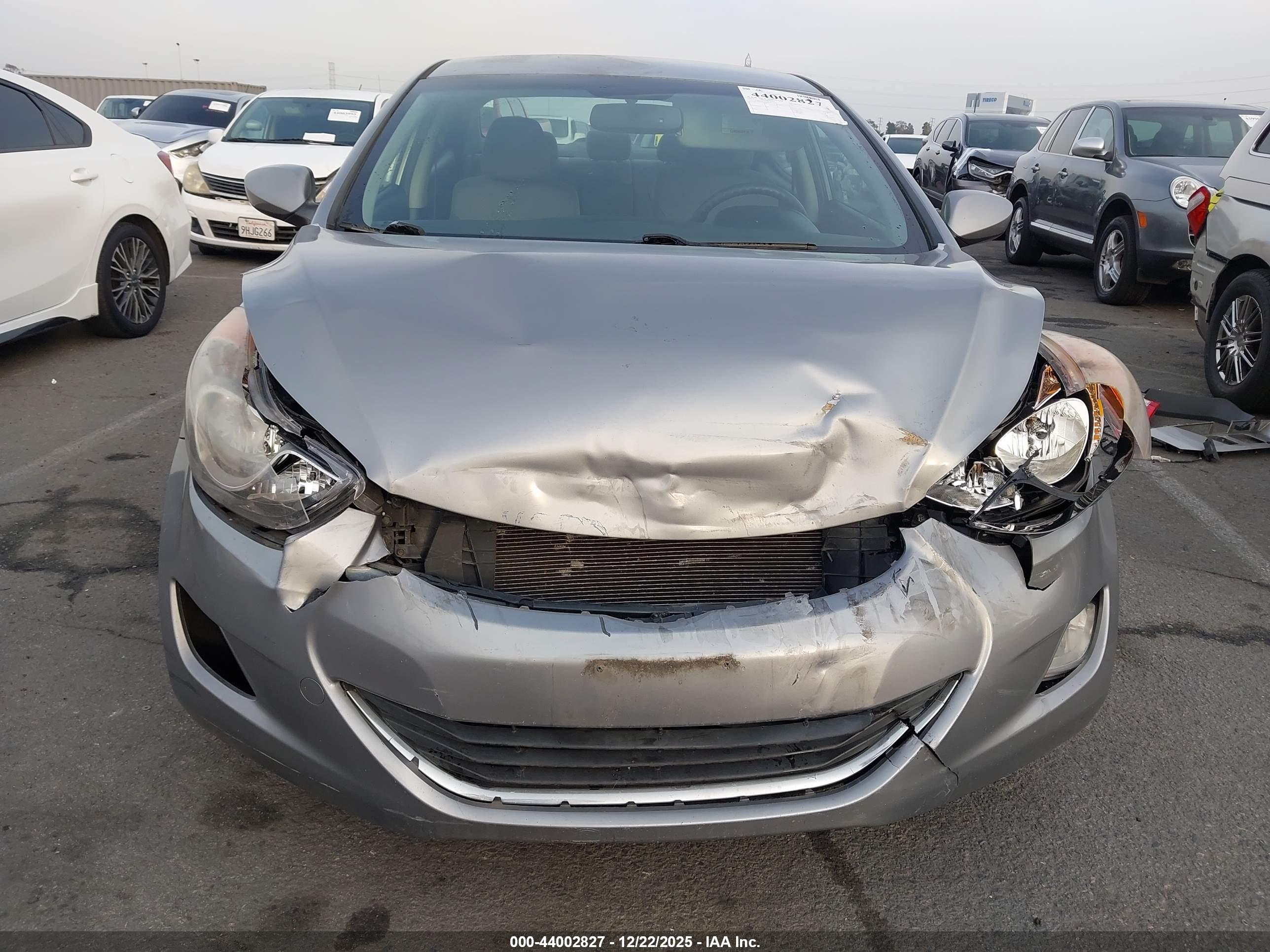 HYUNDAI ELANTRA image 6
