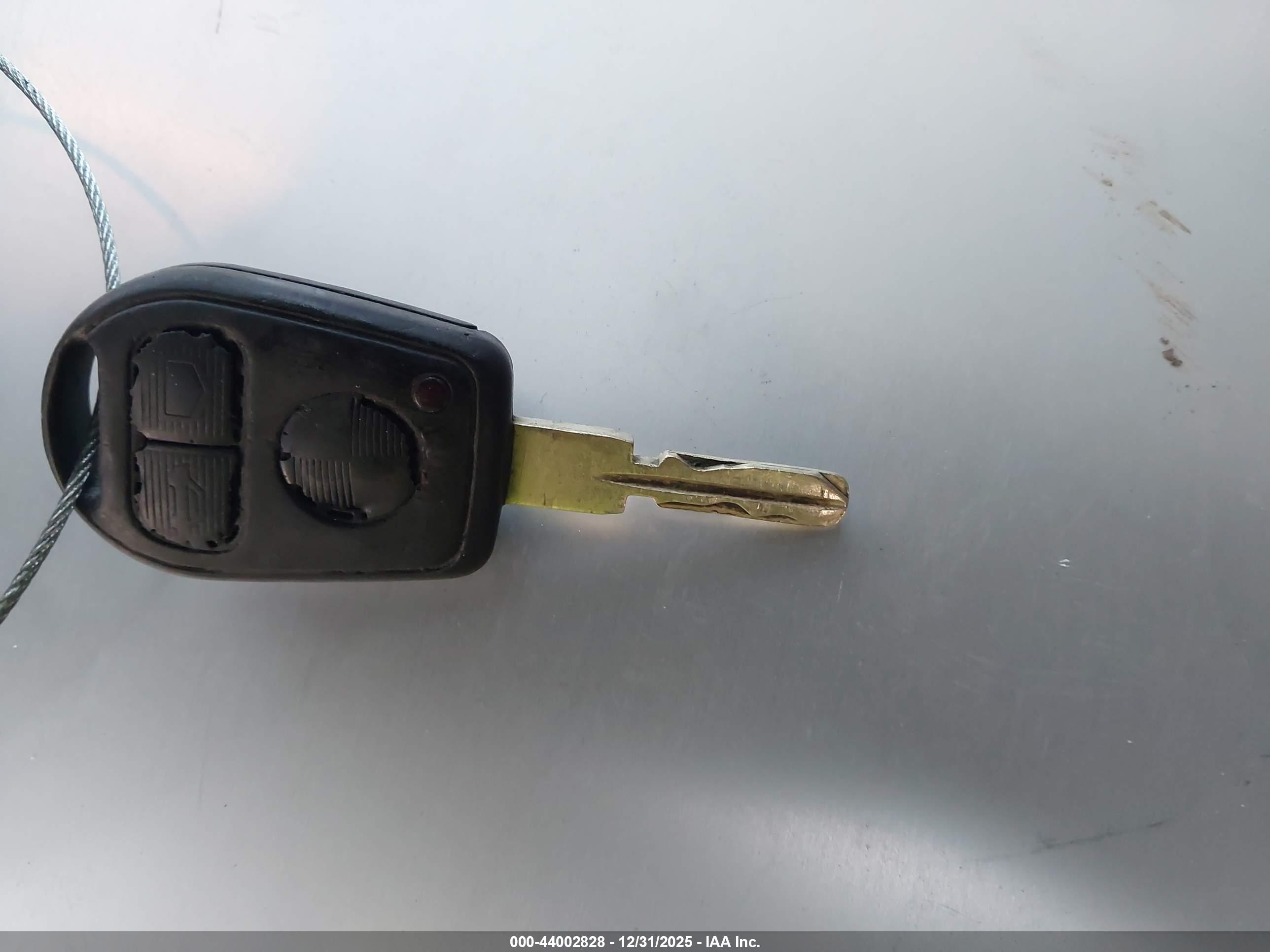 BMW 740IL image 11
