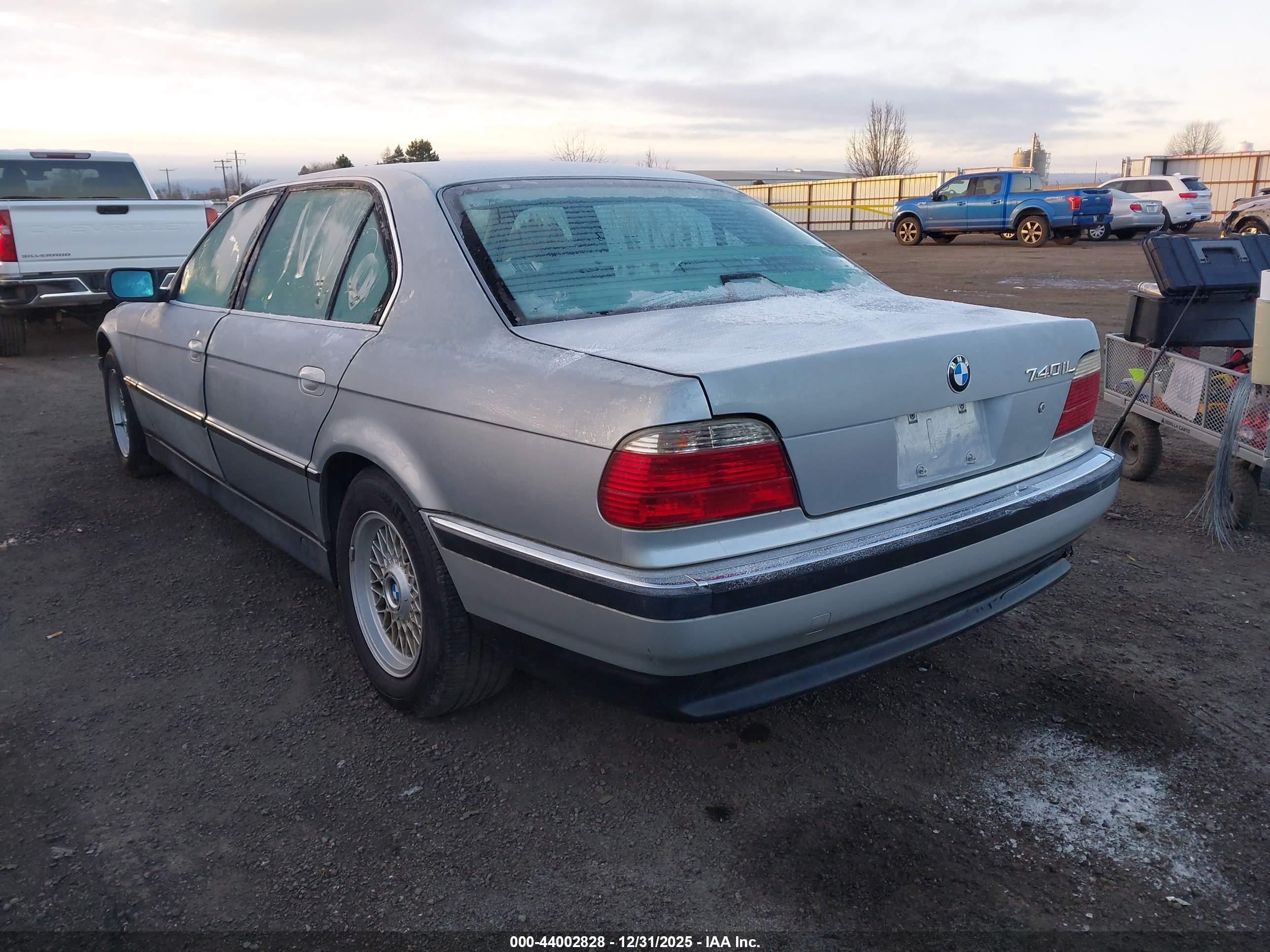 BMW 740IL image 3