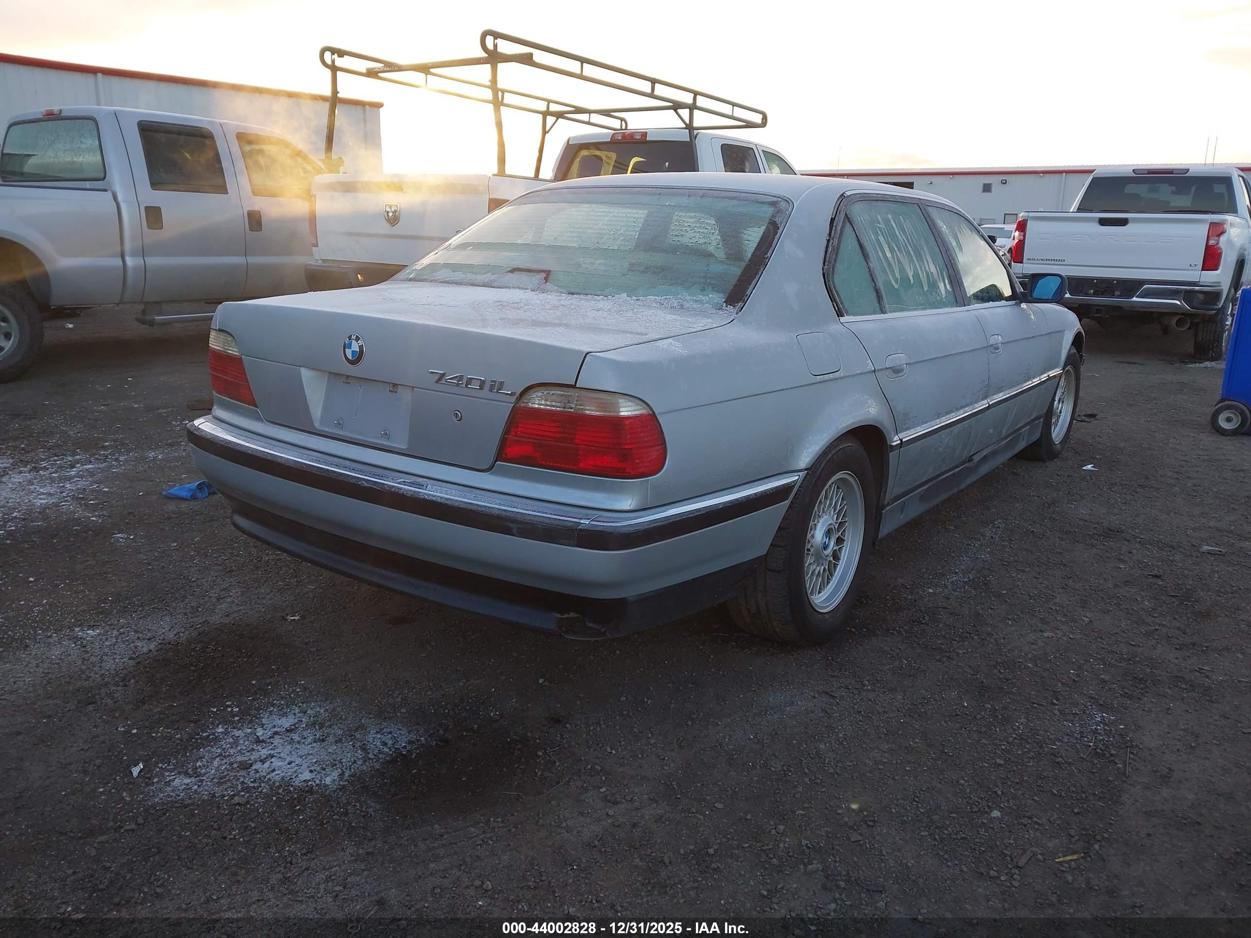 BMW 740IL image 4