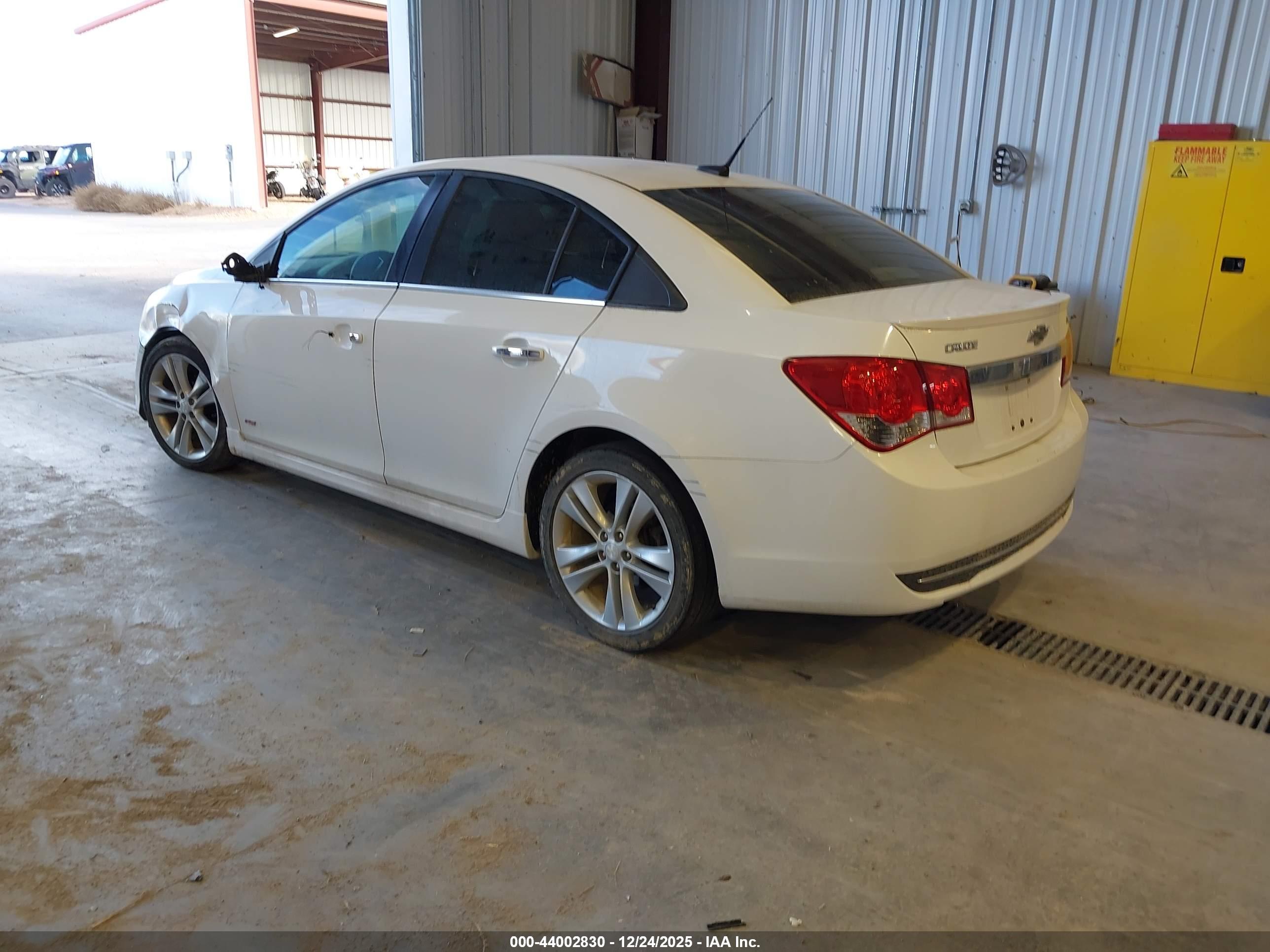 CHEVROLET CRUZE image 3