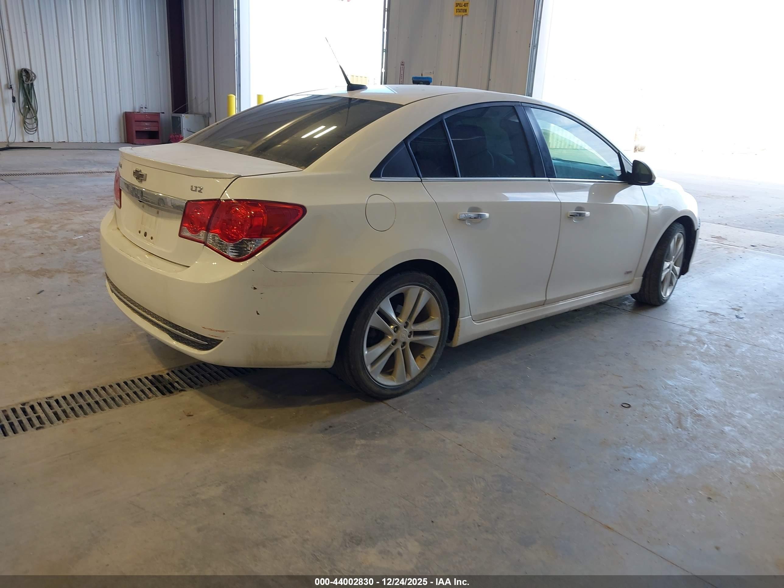 CHEVROLET CRUZE image 4