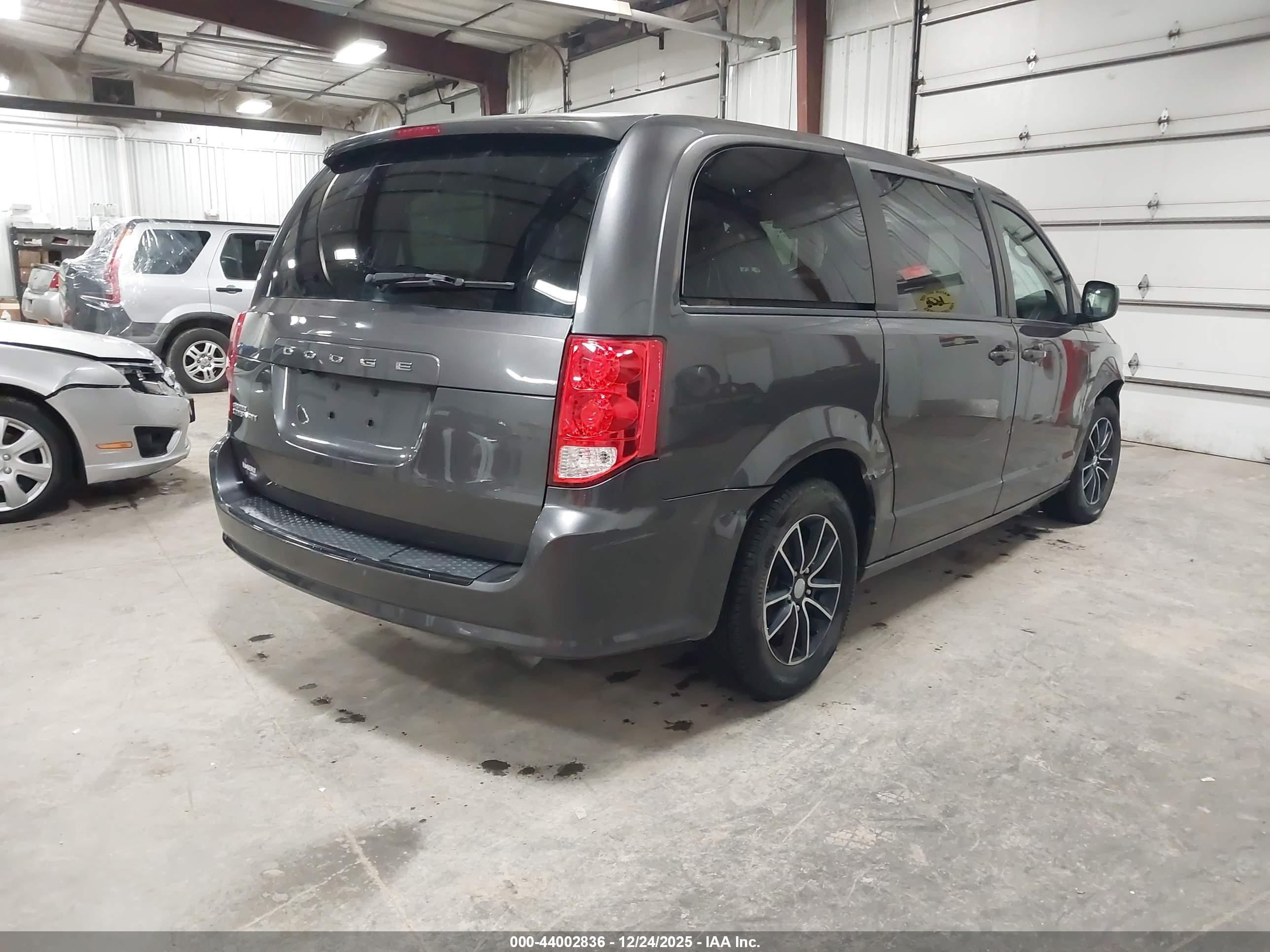DODGE GRAND image 4