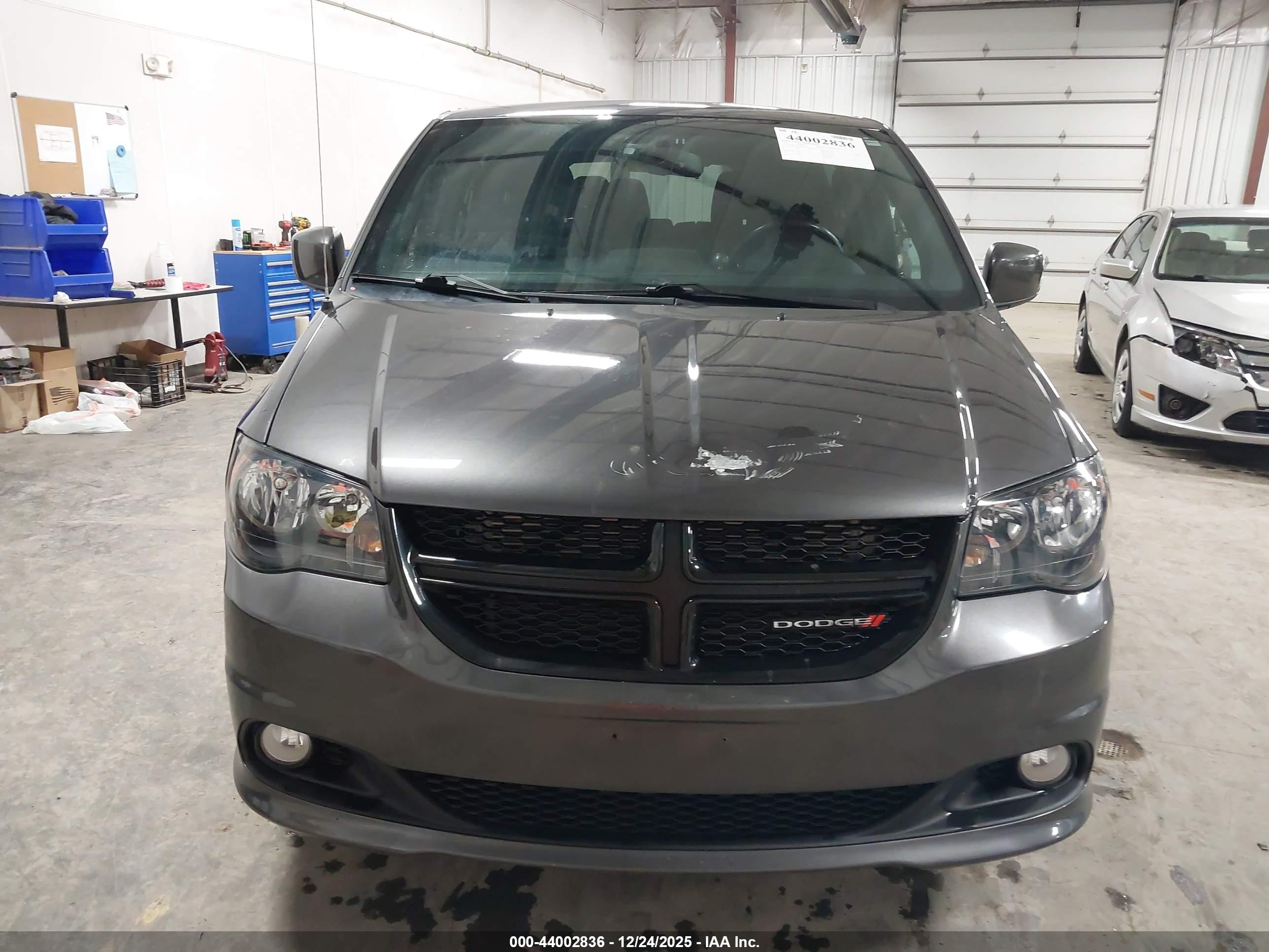 DODGE GRAND image 6
