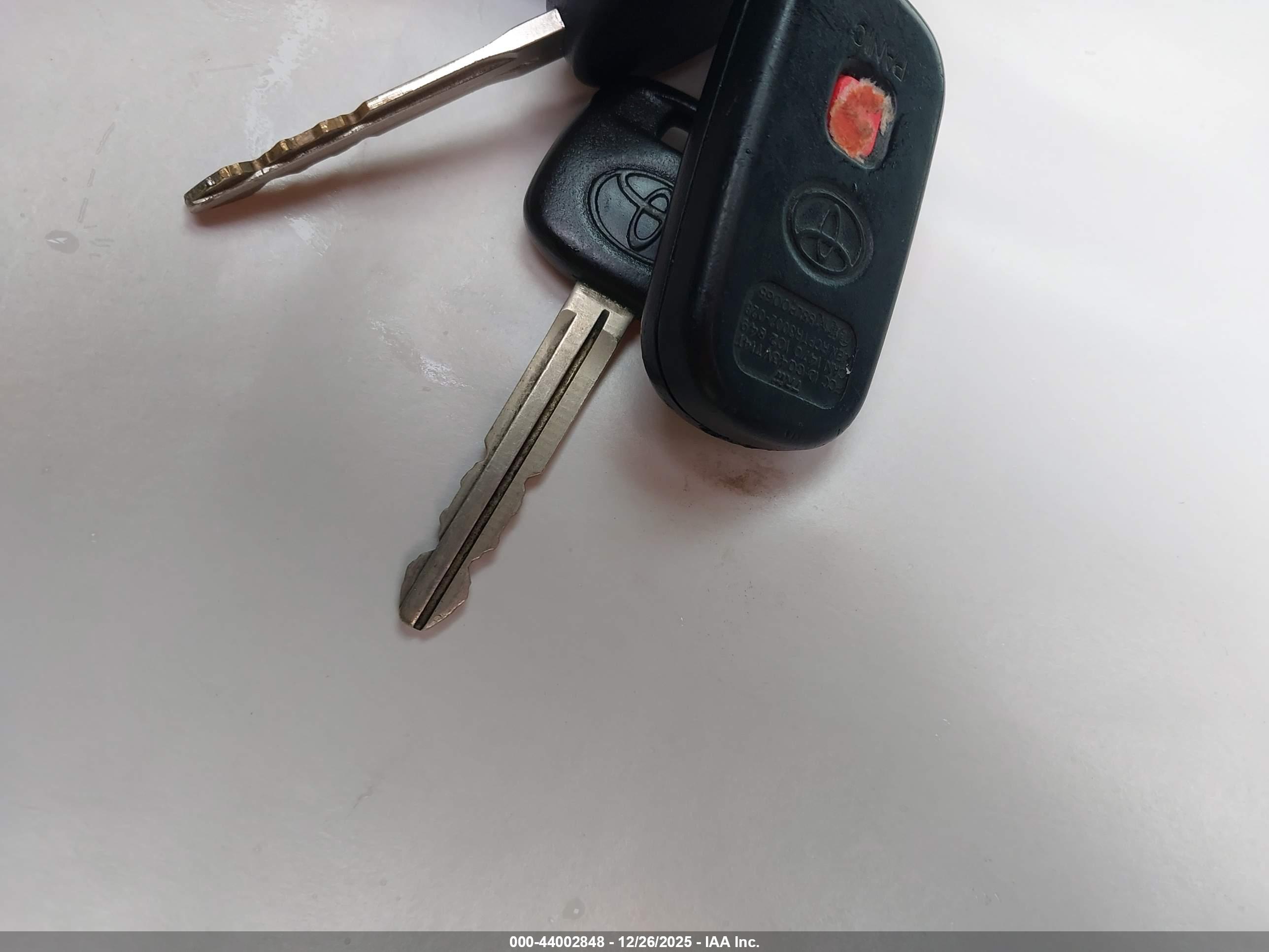 TOYOTA CAMRY image 11